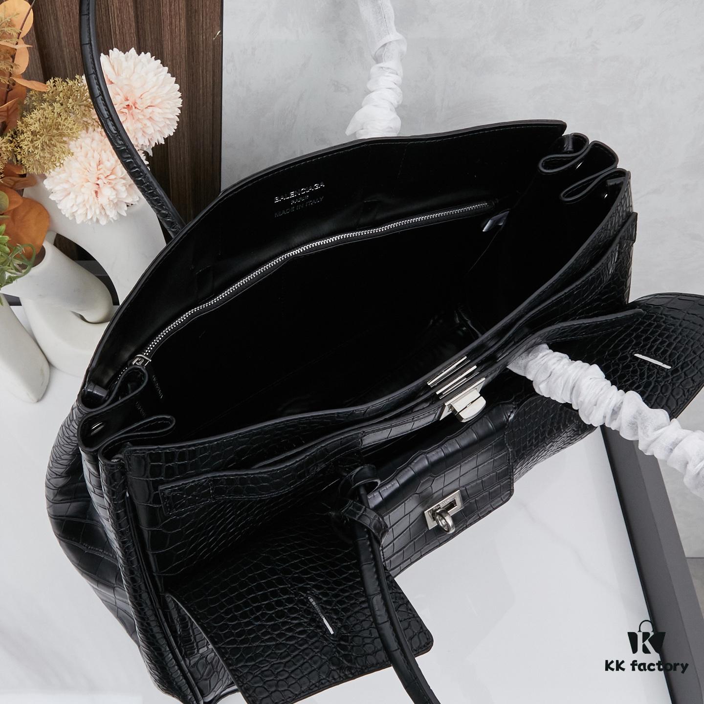 Large Paris Fashion 2025 Sky-High Balenciaga Belair Carry All Handbag