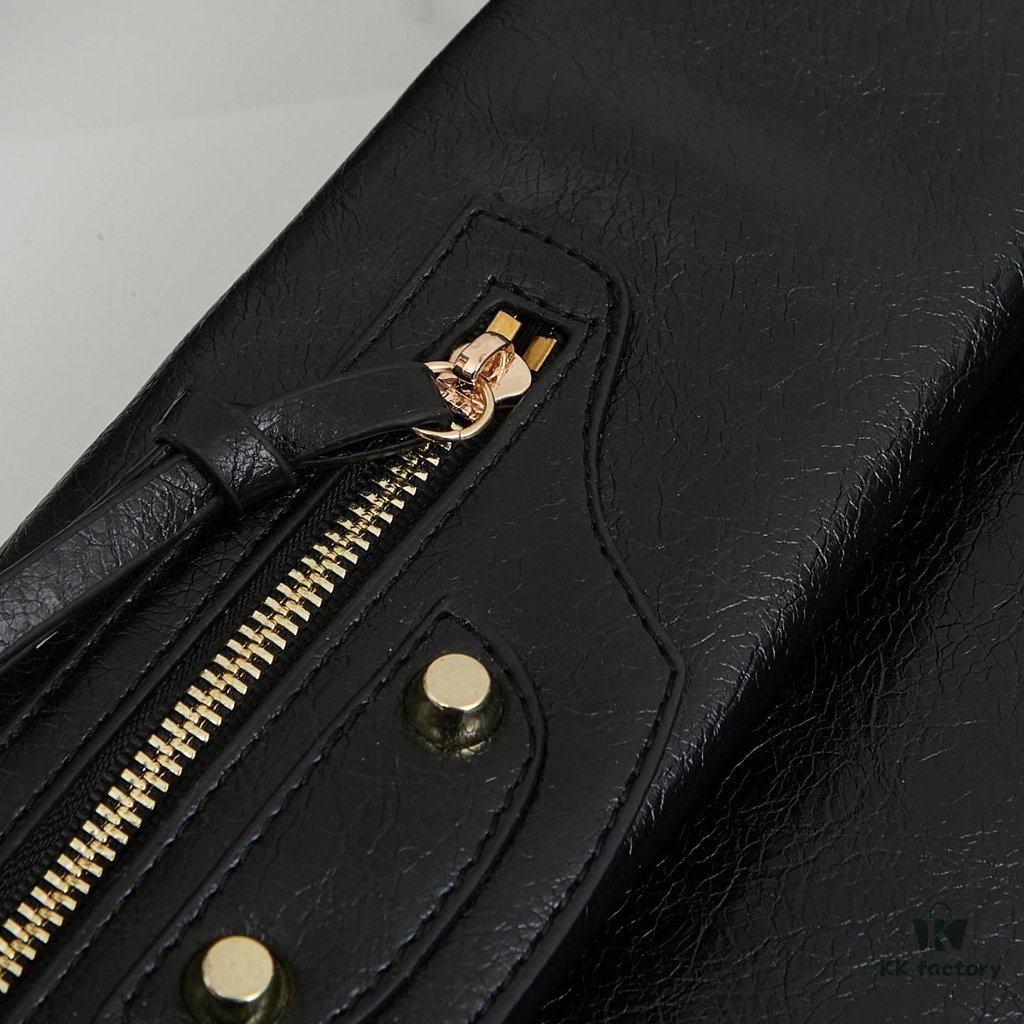 Vintage Balenciaga Motorcycle Bag - Finally Fell in Love with Its Cool Charm