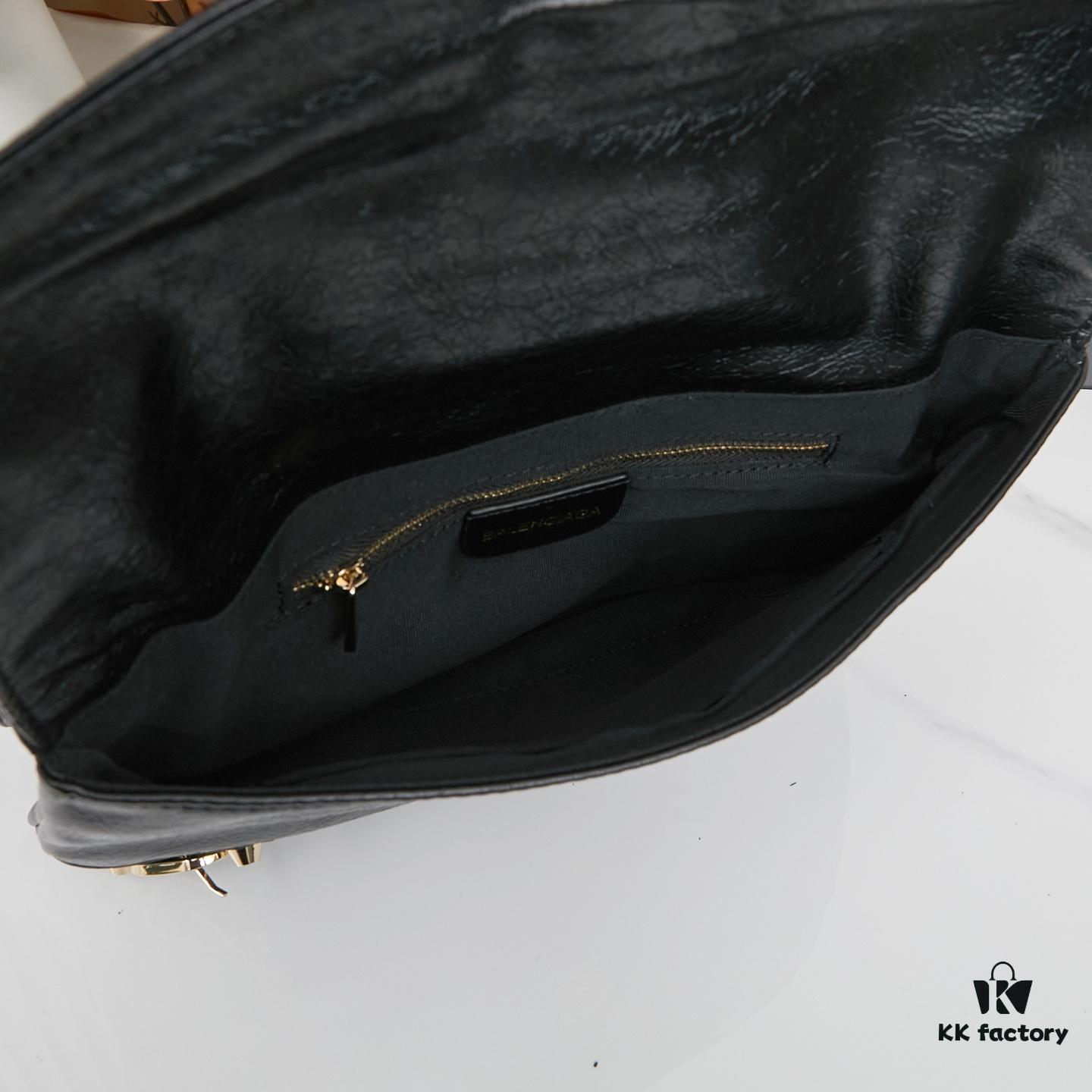 Vintage Balenciaga Motorcycle Bag - Finally Fell in Love with Its Cool Charm