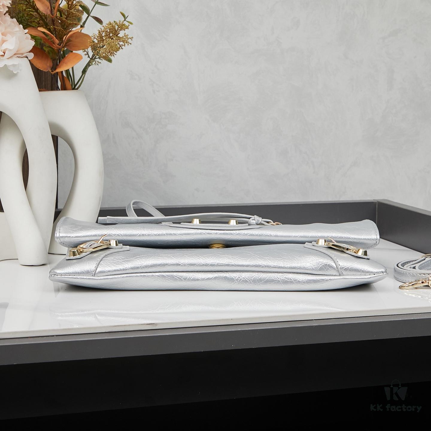 Balenciaga Motorcycle Bag #VintageBag No Repeats, Daily Outfit# Size 31x18 Model 6844