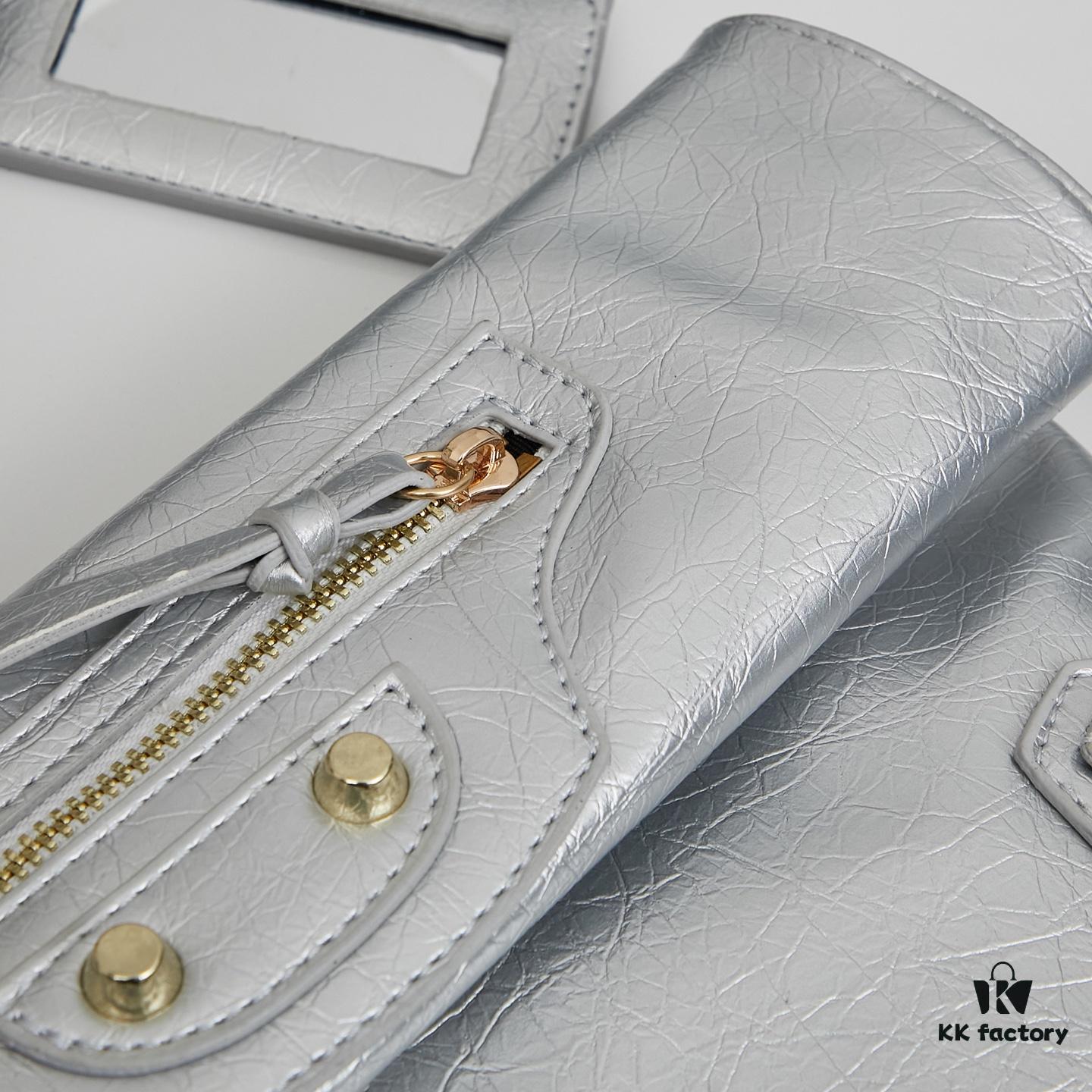 Balenciaga Motorcycle Bag #VintageBag No Repeats, Daily Outfit# Size 31x18 Model 6844