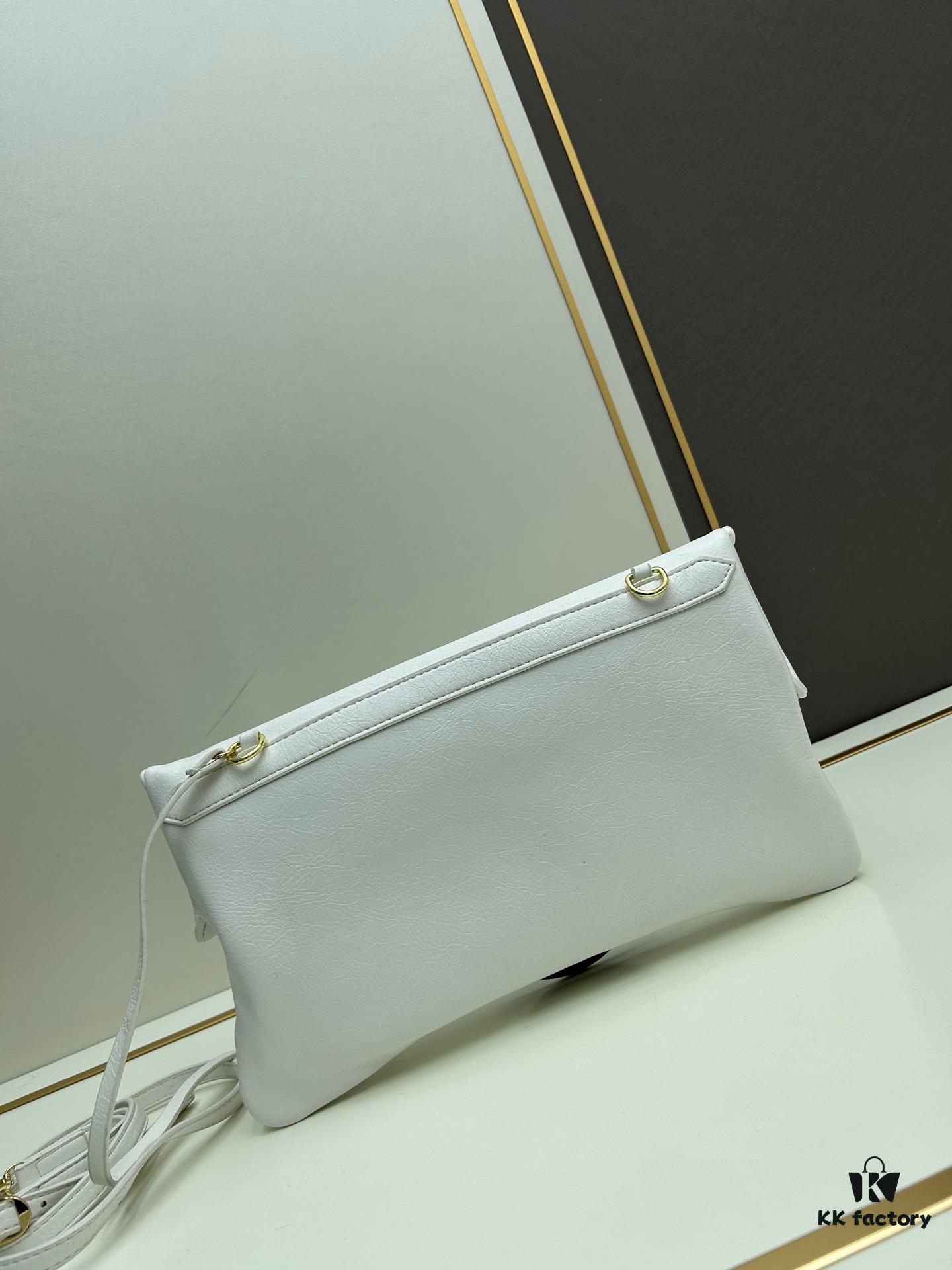 Box Included: Finally Fell in Love with the Biker Bag Vibe