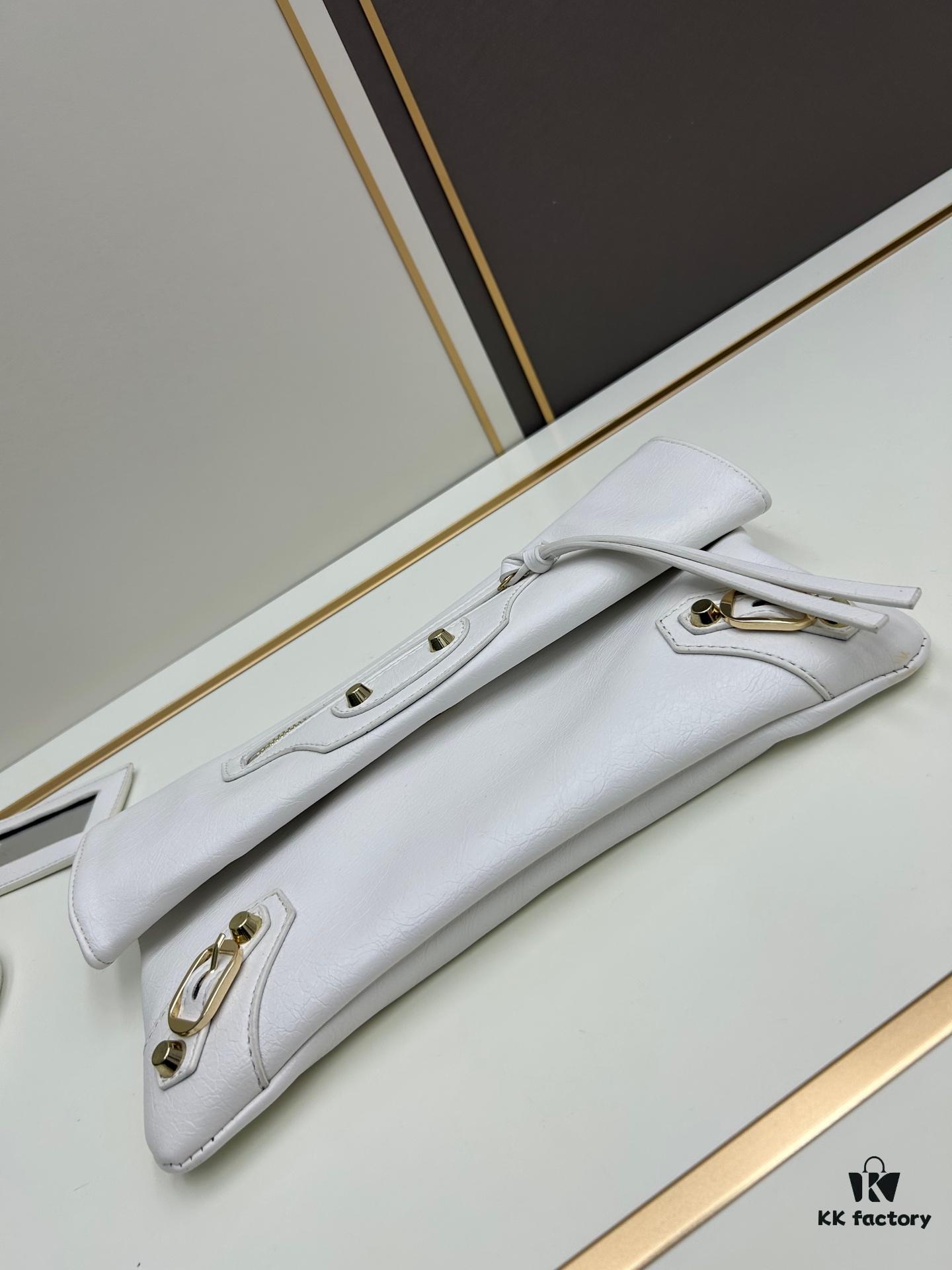 Box Included: Finally Fell in Love with the Biker Bag Vibe