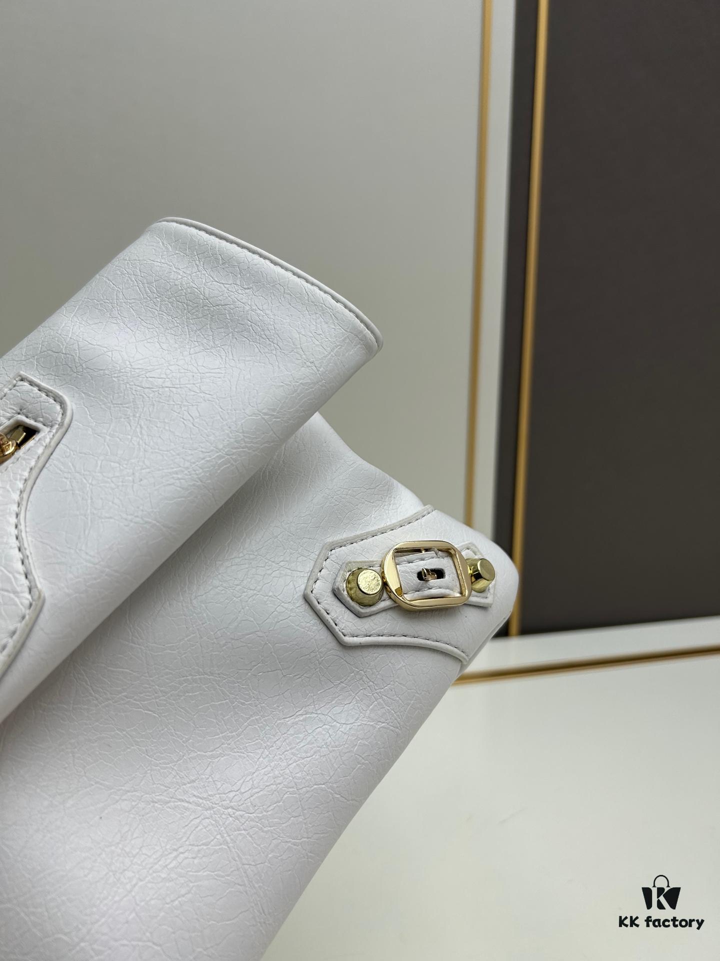 Box Included: Finally Fell in Love with the Biker Bag Vibe