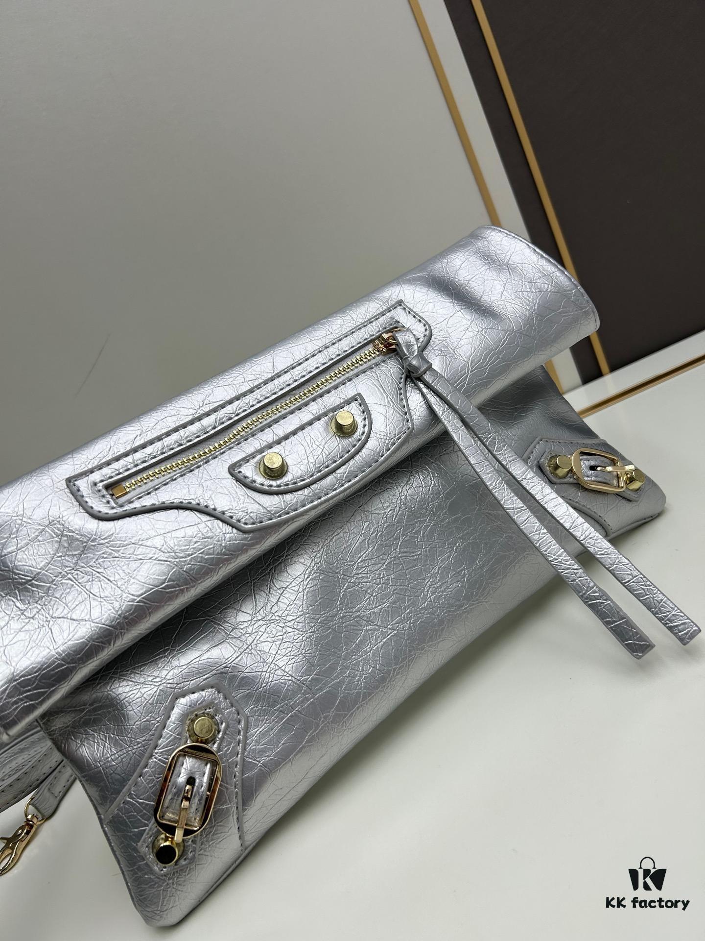 Vintage Balenciaga Motorbike Bag - Stylish and Spacious Crossbody or Handheld Design