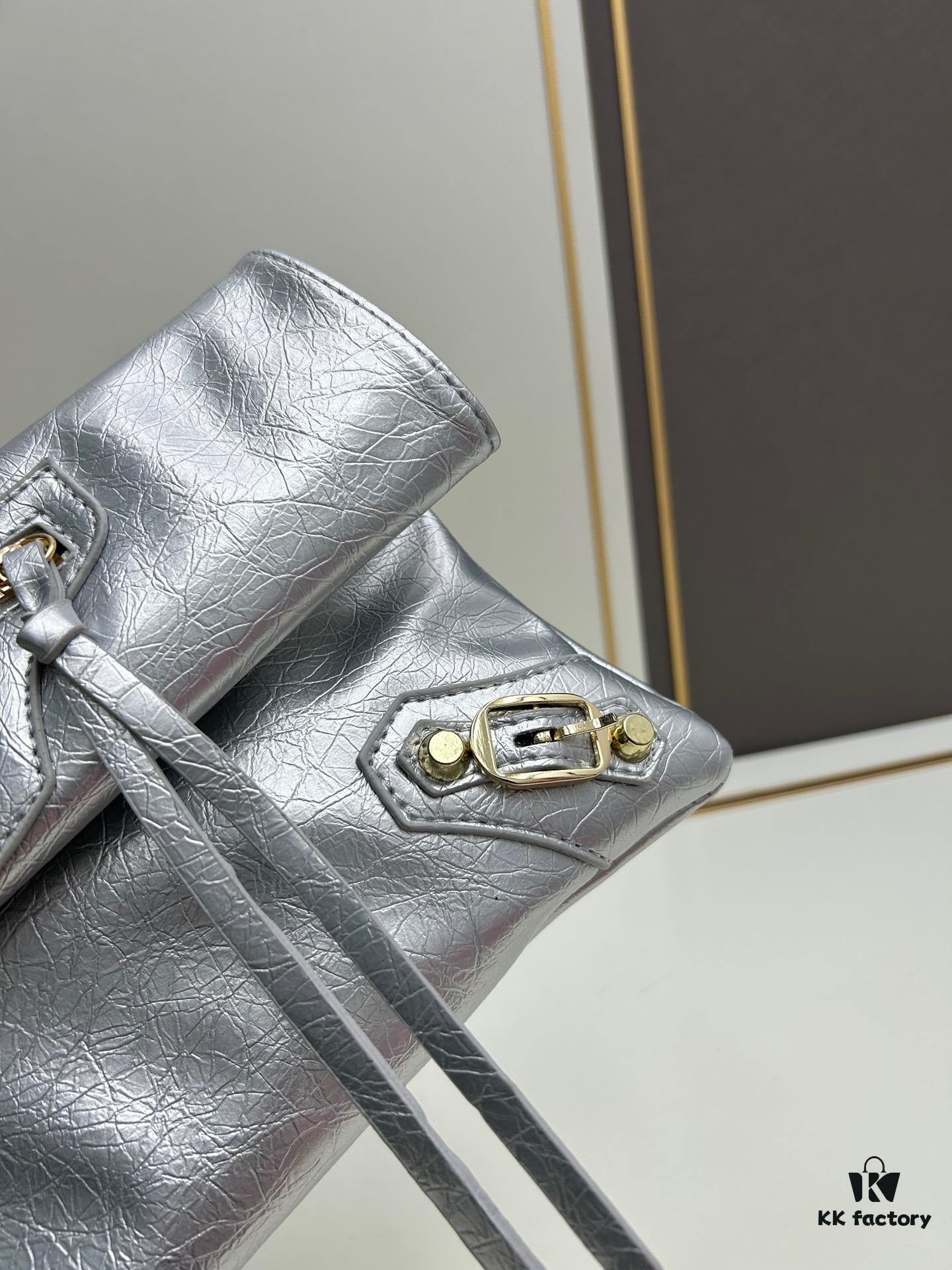 Vintage Balenciaga Motorbike Bag - Stylish and Spacious Crossbody or Handheld Design