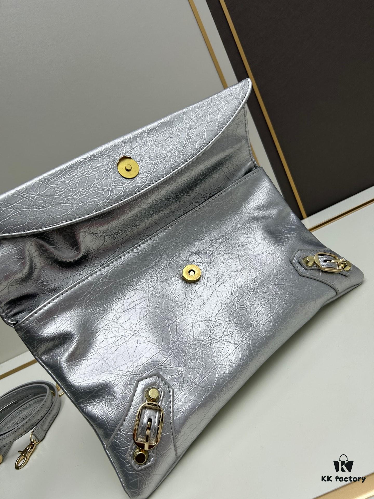 Vintage Balenciaga Motorbike Bag - Stylish and Spacious Crossbody or Handheld Design