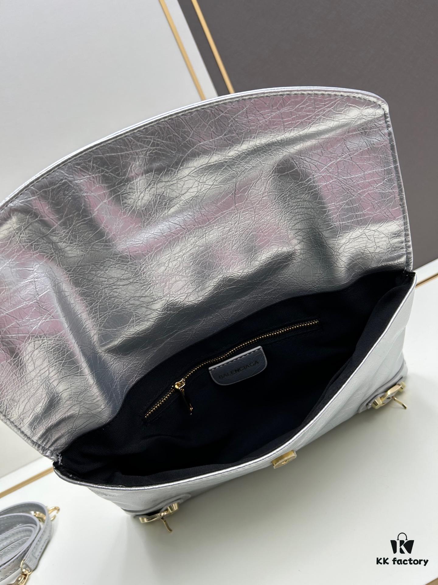 Vintage Balenciaga Motorbike Bag - Stylish and Spacious Crossbody or Handheld Design