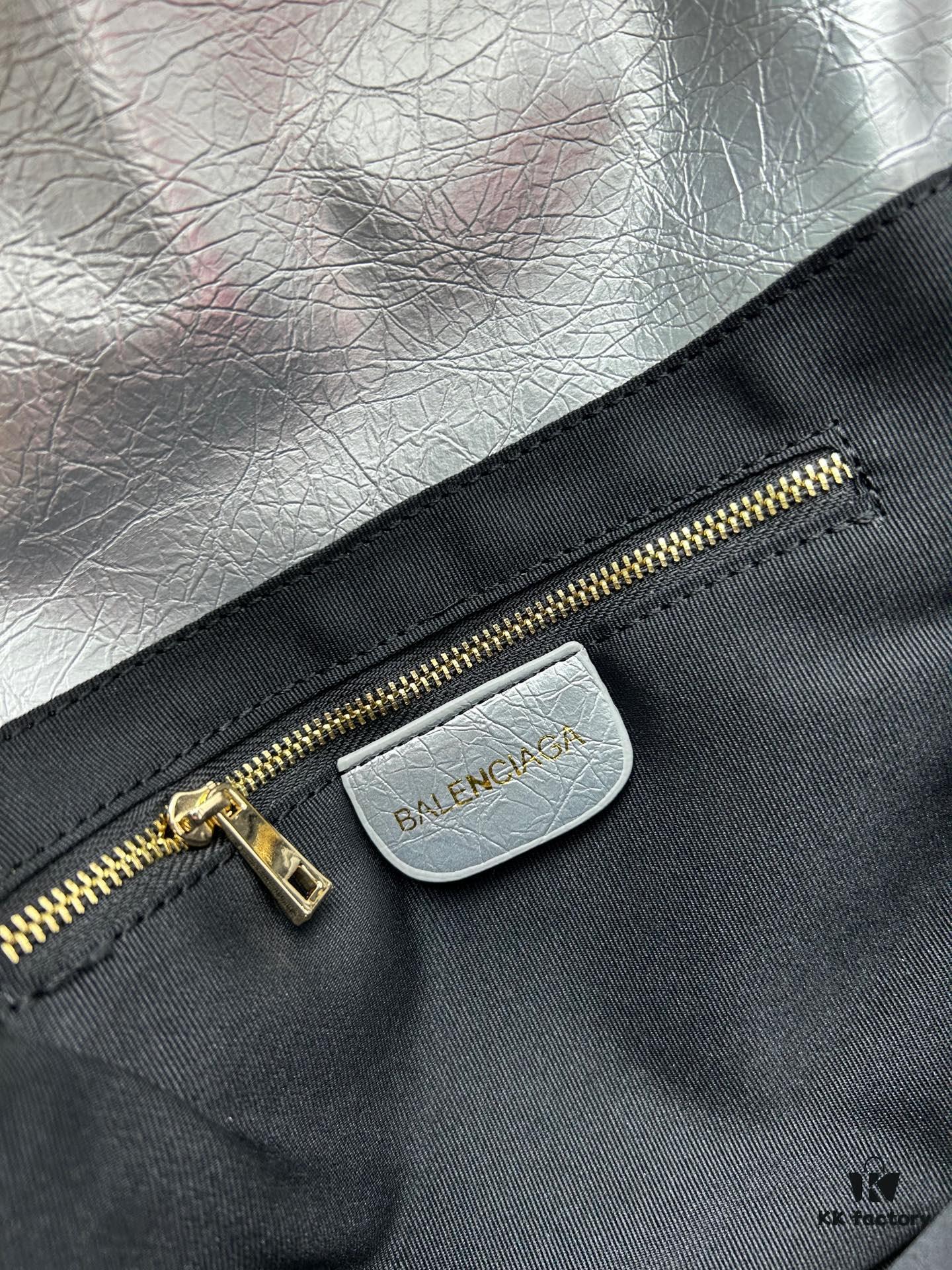 Vintage Balenciaga Motorbike Bag - Stylish and Spacious Crossbody or Handheld Design