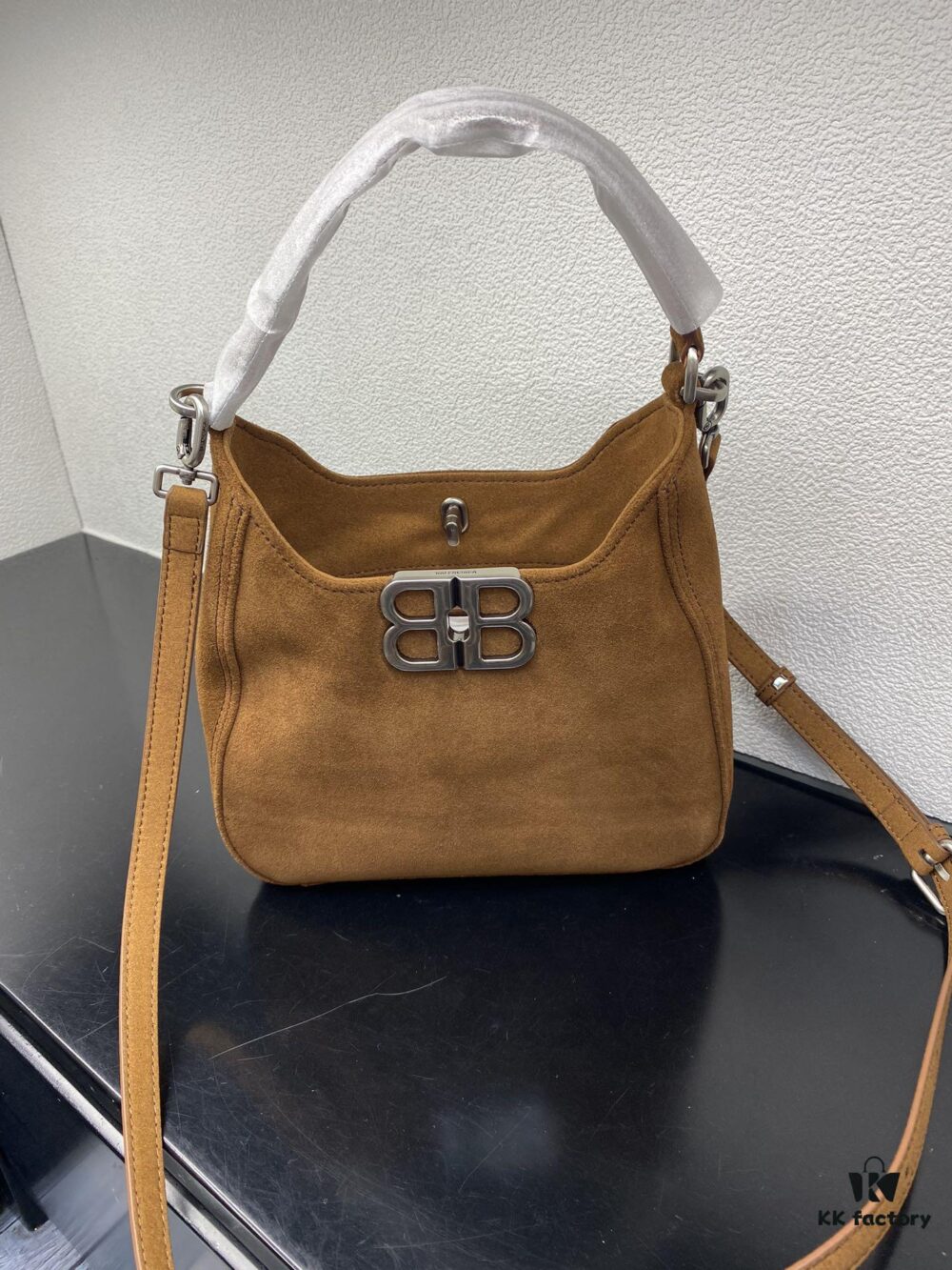 Balenciaga Saffiano Hobo Bag, Small 5058 – Luxurious and Versatile for Fall/Winter