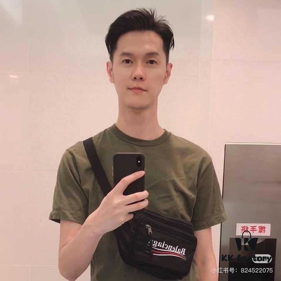 Balenciaga Fashion Waist Bag Makes You the Street Style Star