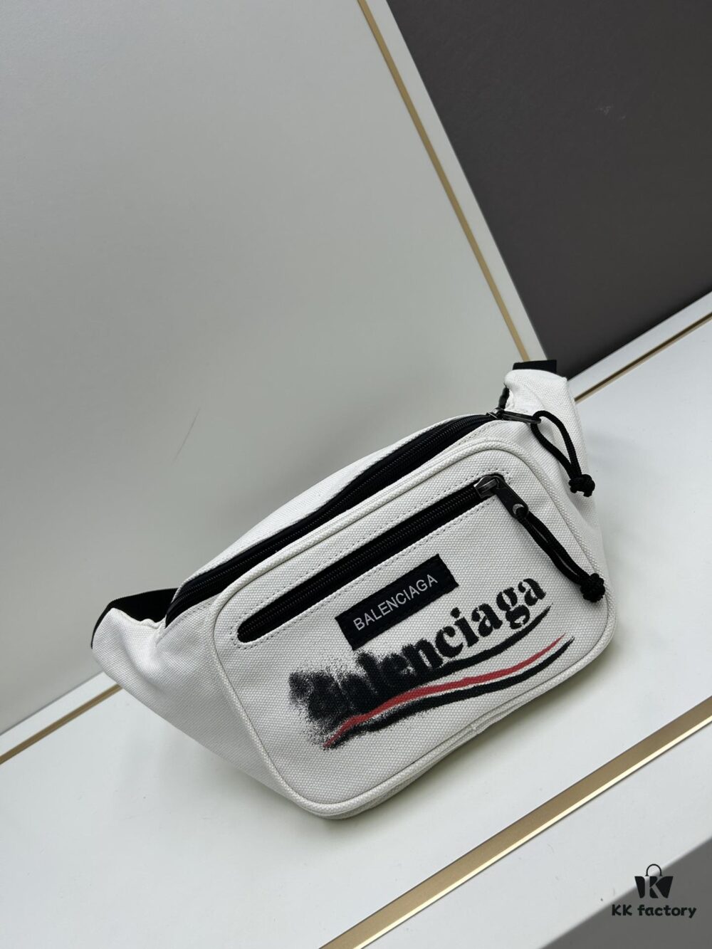 Balenciaga Fashion Waist Bag Makes You the Street Style Star