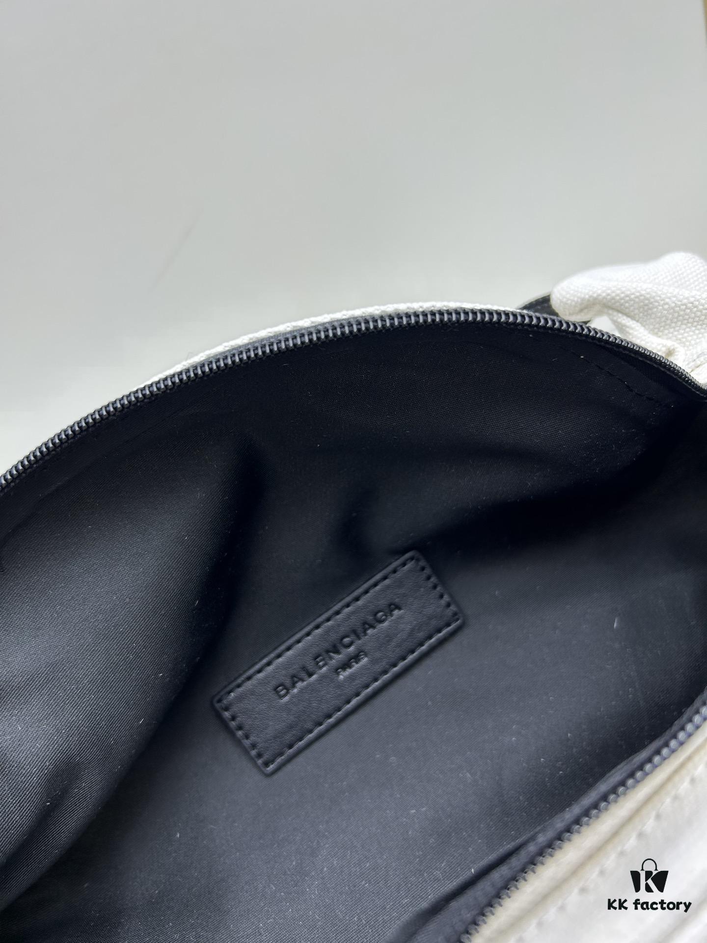 Balenciaga Fashion Waist Bag Makes You the Street Style Star