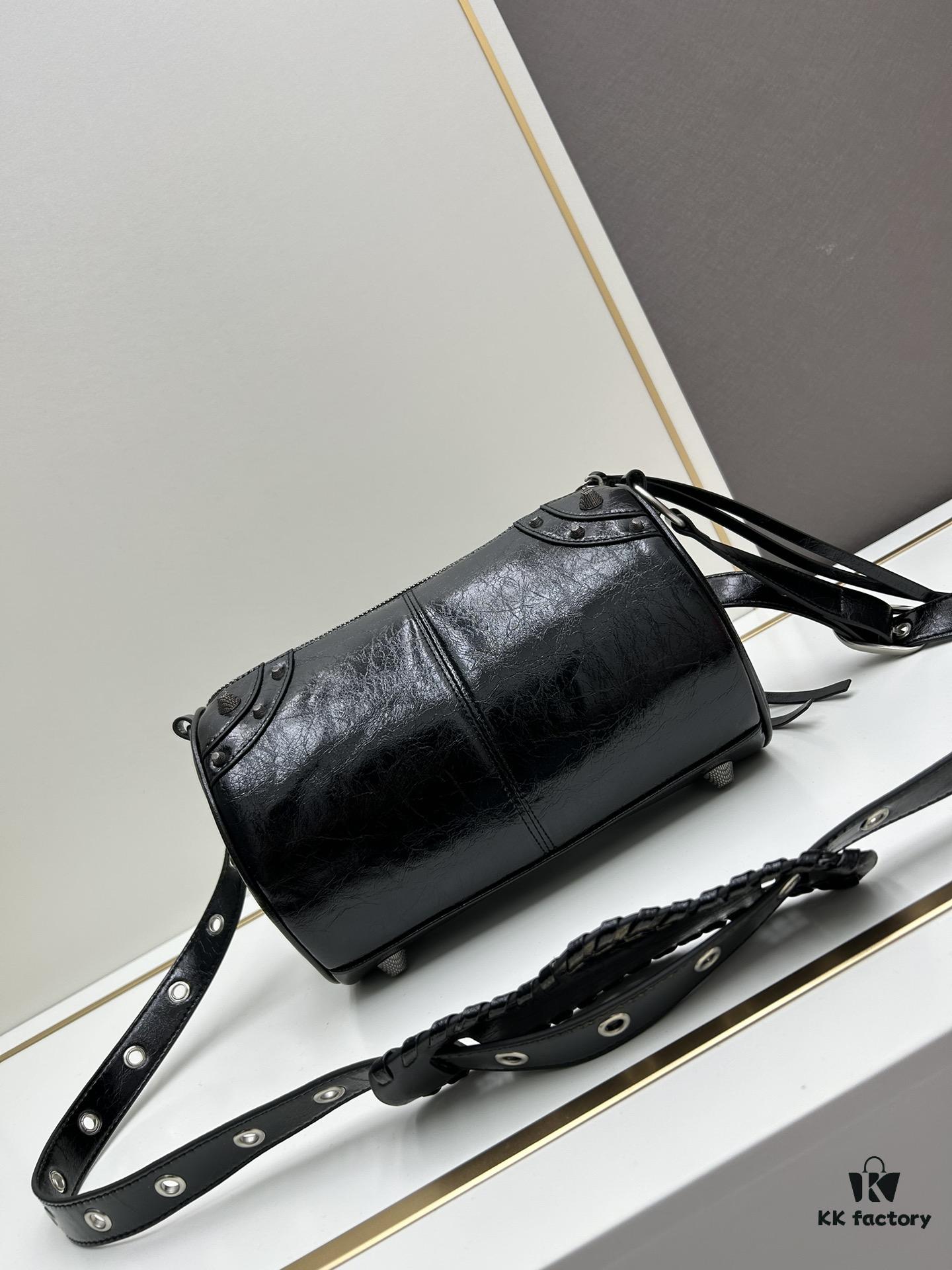 Balenciaga Cagole Duffle Bag – The Adorable Pillow Bag That’s Perfect for Every Occasion