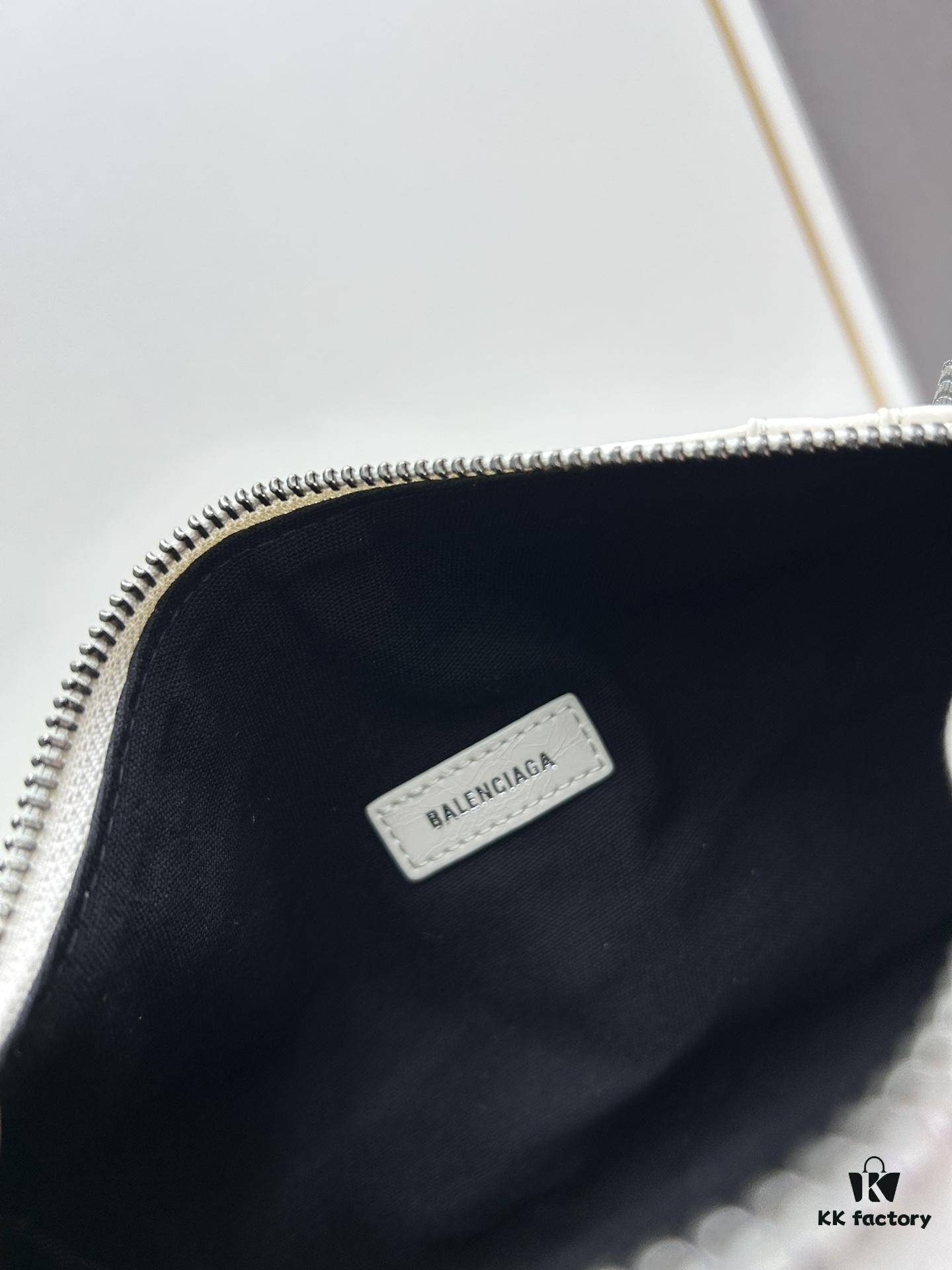 Balenciaga Cagole Duffle Bag – The Perfect Mini Pillow Bag, Stylish and Versatile