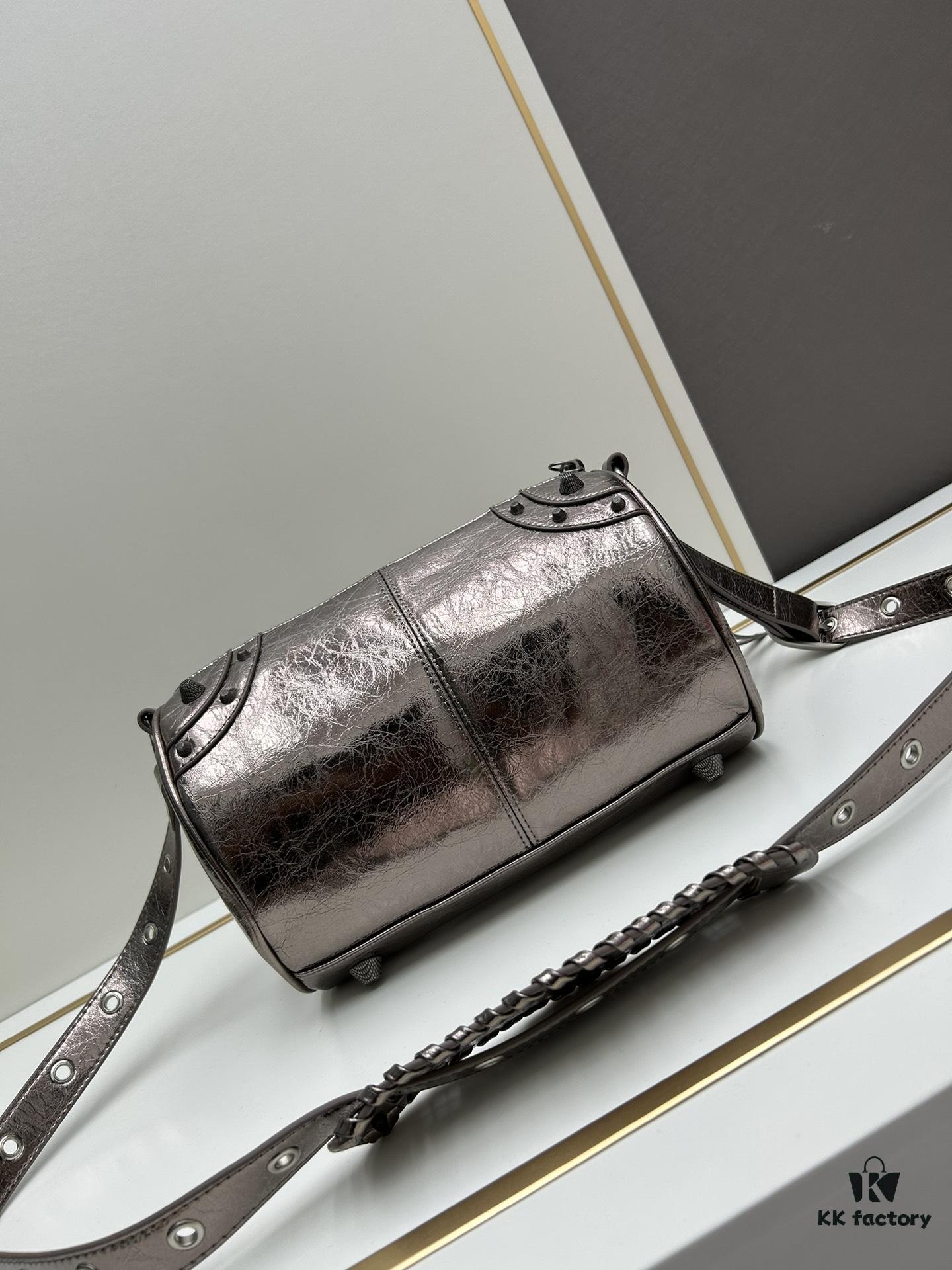 Balenciaga Cagole Duffle Bag – The Perfect Mini Pillow Bag for Every Occasion
