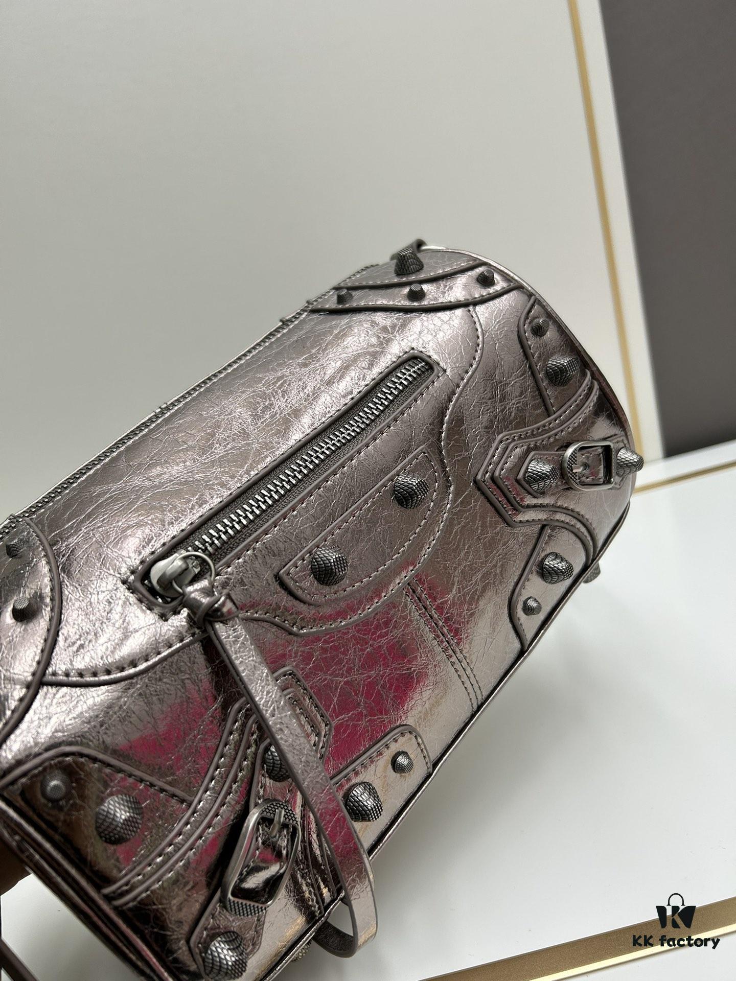 Balenciaga Cagole Duffle Bag – The Perfect Mini Pillow Bag for Every Occasion