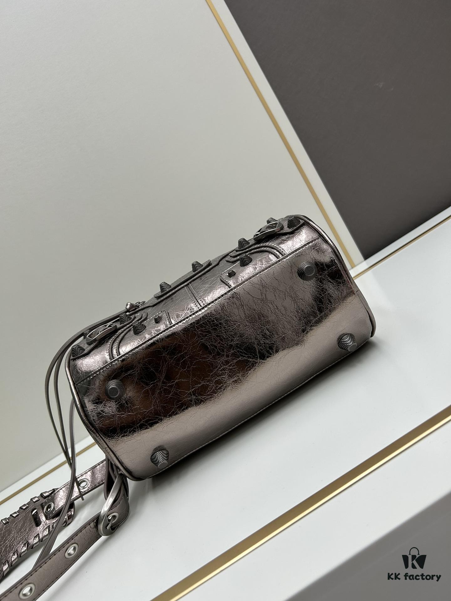 Balenciaga Cagole Duffle Bag – The Perfect Mini Pillow Bag for Every Occasion