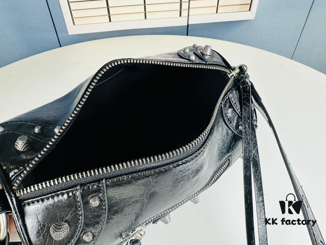 Balenciaga Cagole Duffle Bag – The Perfect Mini Pillow Bag, Adjustable for Crossbody, Shoulder, or Handheld Wear