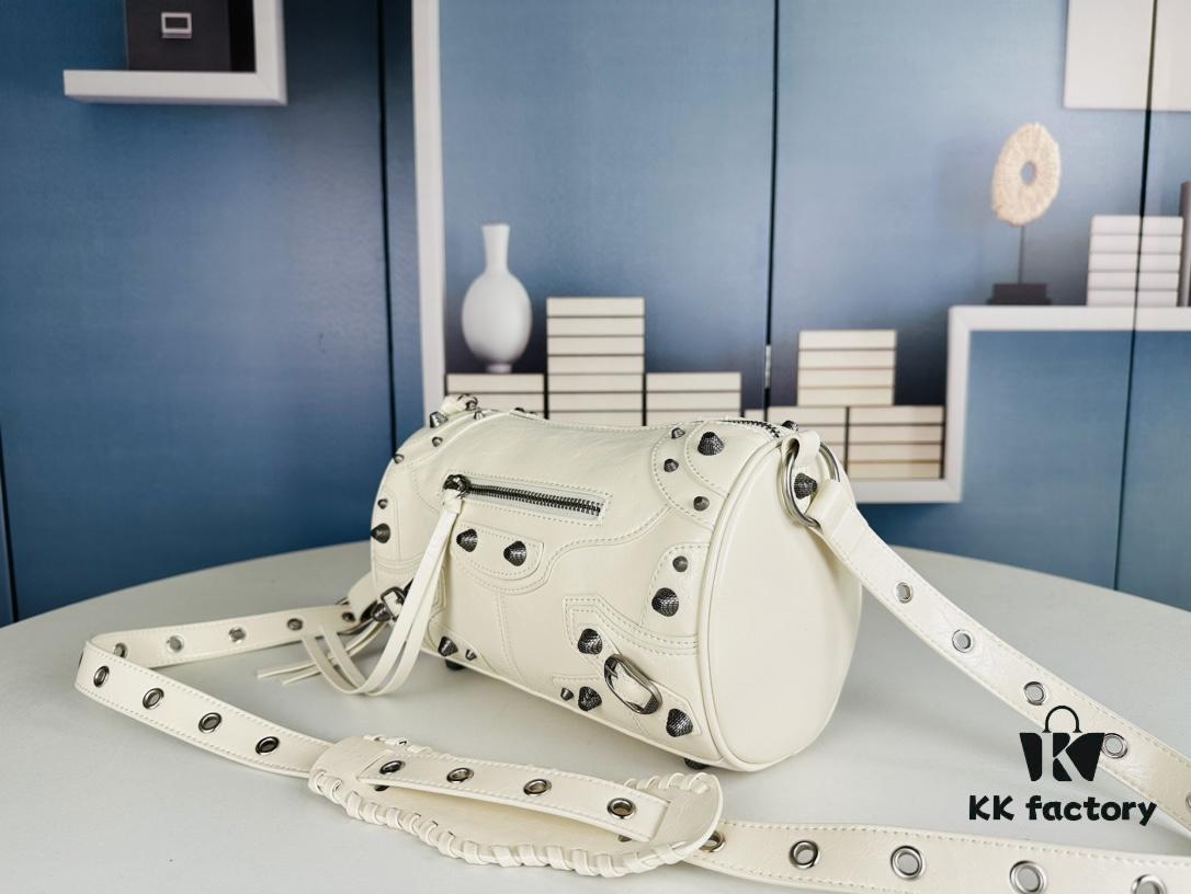 Balenciaga Cagole Duffle Bag – The Perfect Mini Pillow Bag, Stylish and Versatile