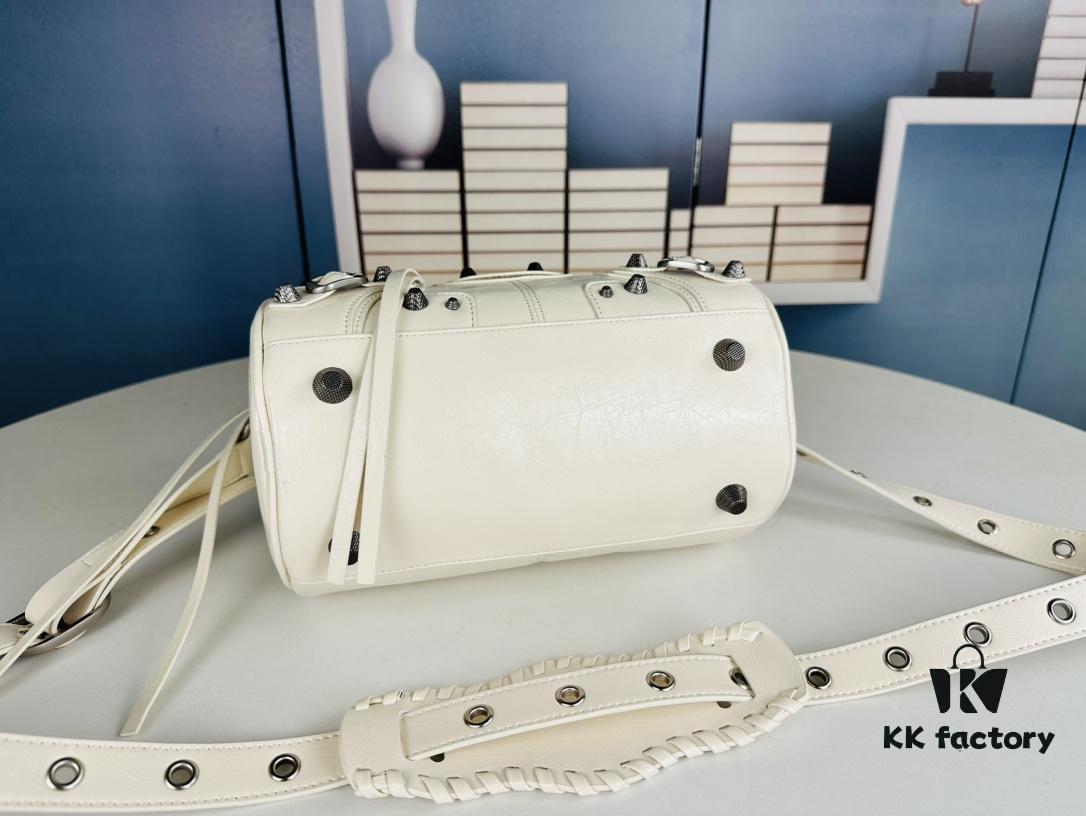 Balenciaga Cagole Duffle Bag – The Perfect Mini Pillow Bag, Stylish and Versatile