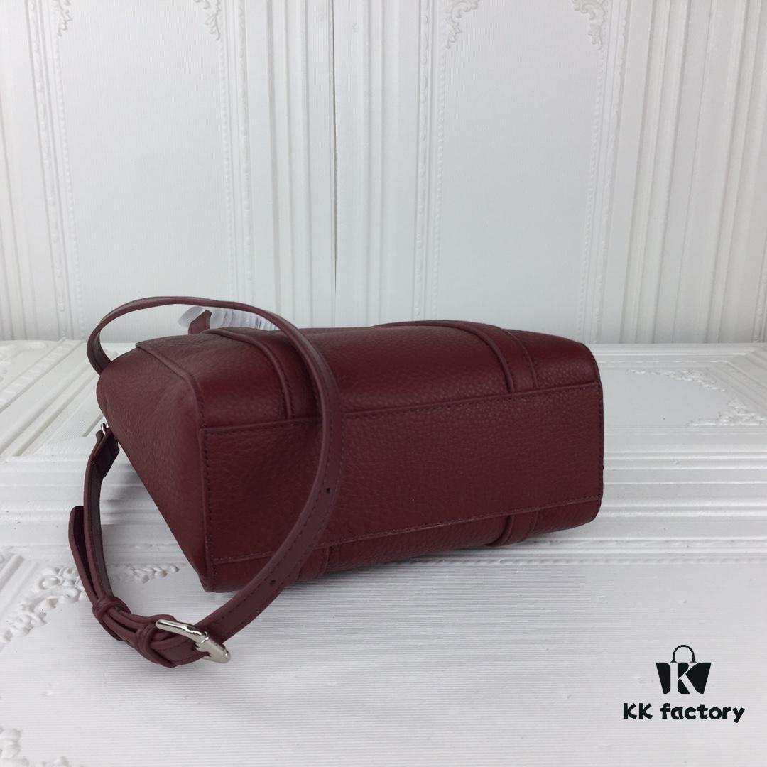 Balenciaga B. Everyday Tote Mini Size – New Arrival, Stylish and Practical, Made from Italian Imported Calfskin