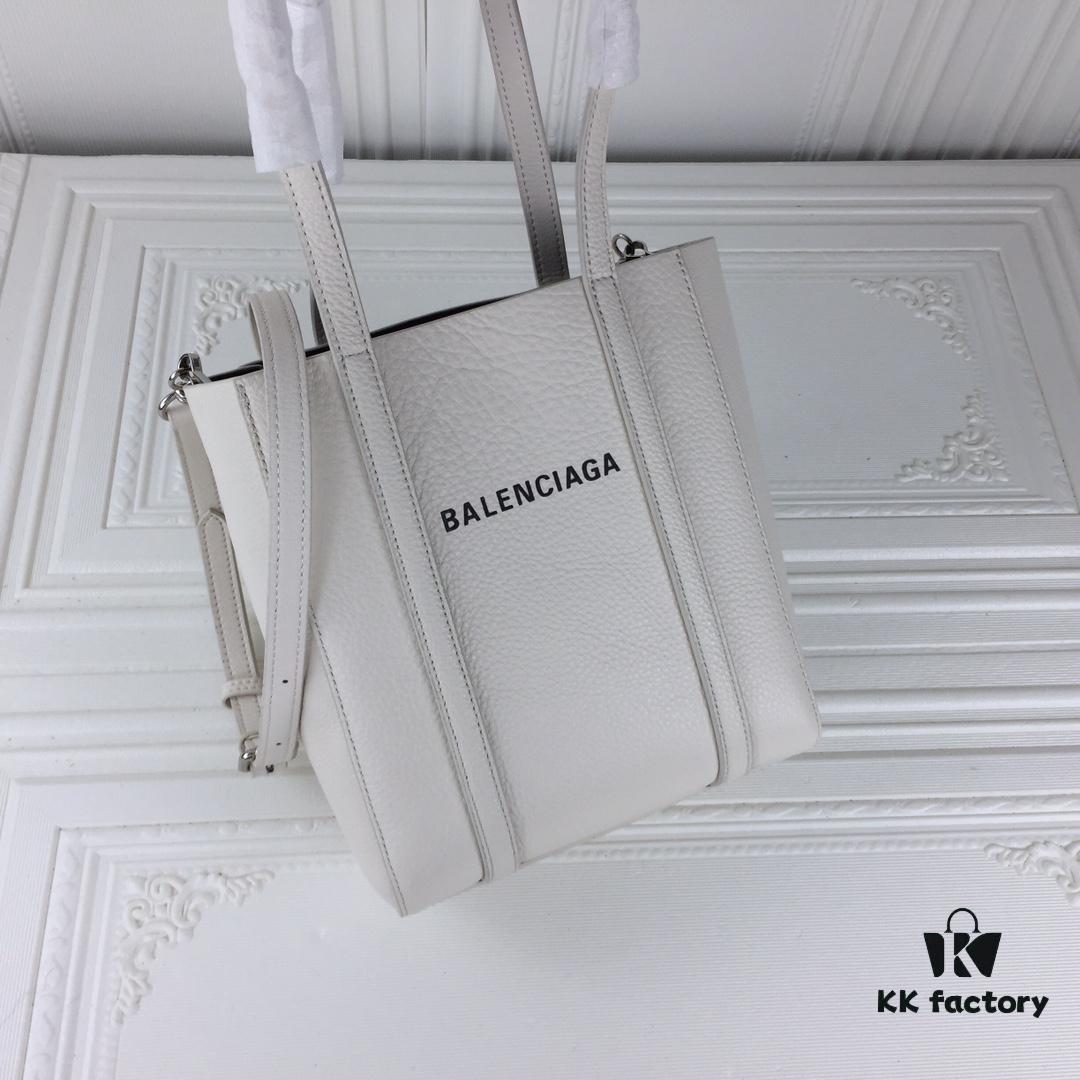 Balenciaga B. Everyday Tote Bag Small Size – New Arrival, Stylish and Practical, Made from Italian Imported Calfskin Leather