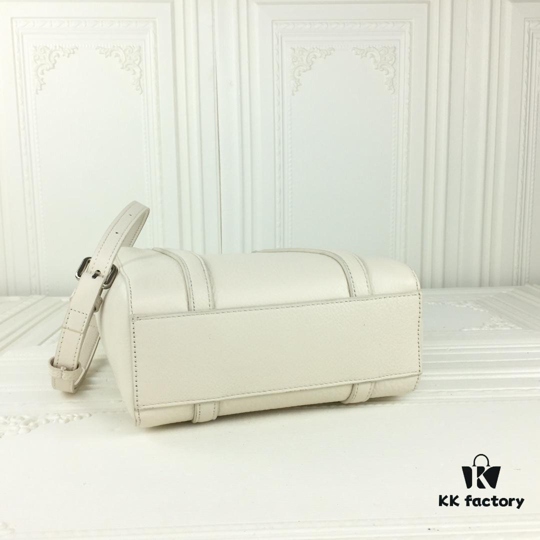 Balenciaga B. Everyday Tote Bag Small Size – New Arrival, Stylish and Practical, Made from Italian Imported Calfskin Leather