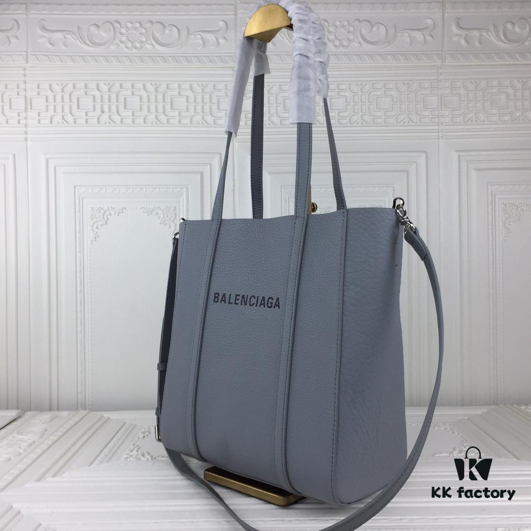 Balenciaga B. Everyday Tote Bag Large Size – New Arrival, Stylish and Practical, Made from Italian Imported Calfskin Leather