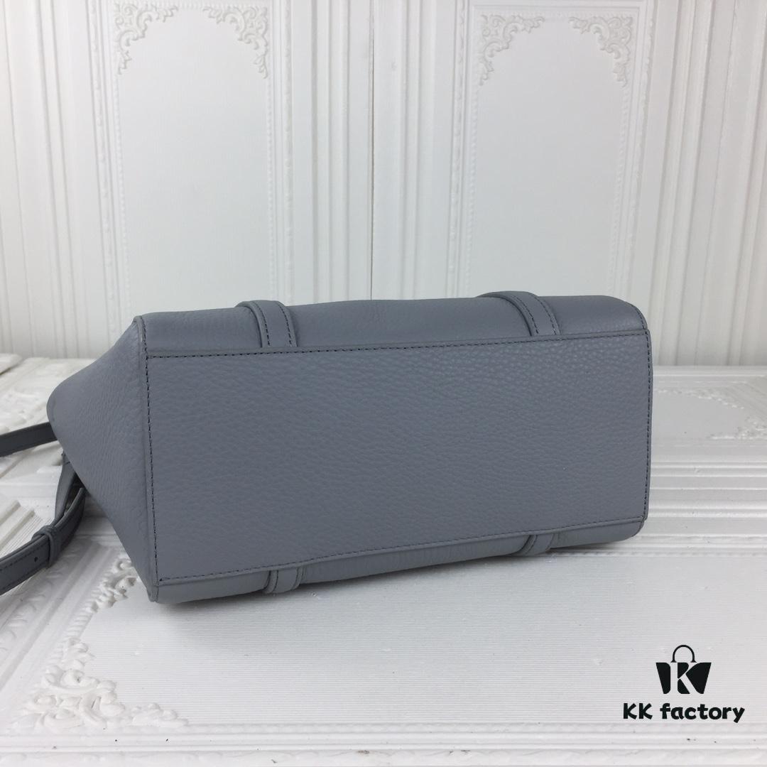 Balenciaga B. Everyday Tote Bag Large Size – New Arrival, Stylish and Practical, Made from Italian Imported Calfskin Leather