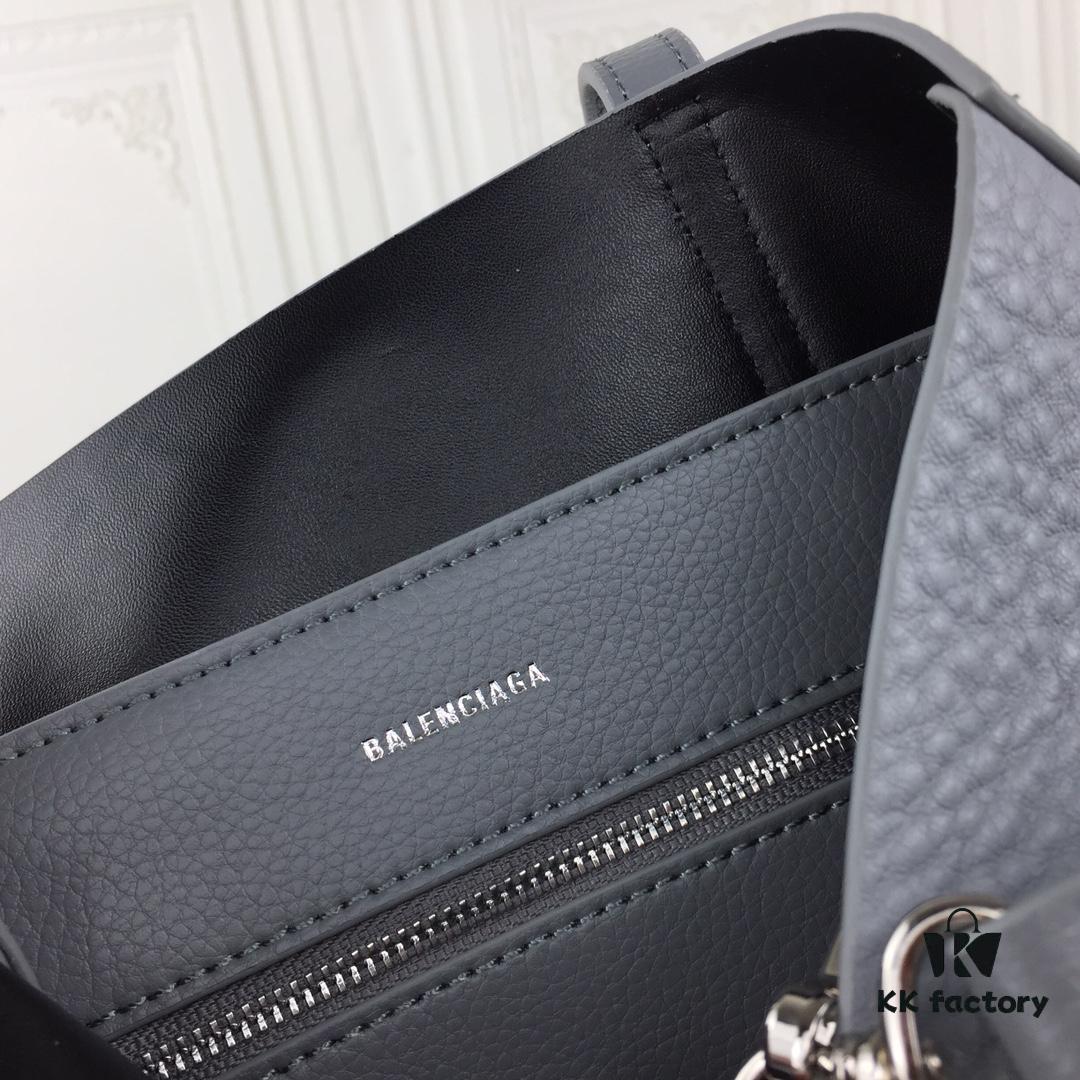 Balenciaga B. Everyday Tote Bag Large Size – New Arrival, Stylish and Practical, Made from Italian Imported Calfskin Leather