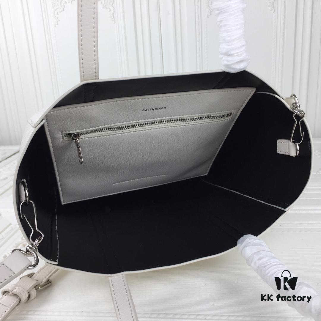 Balenciaga B. Everyday Tote Bag Large Size New Arrival