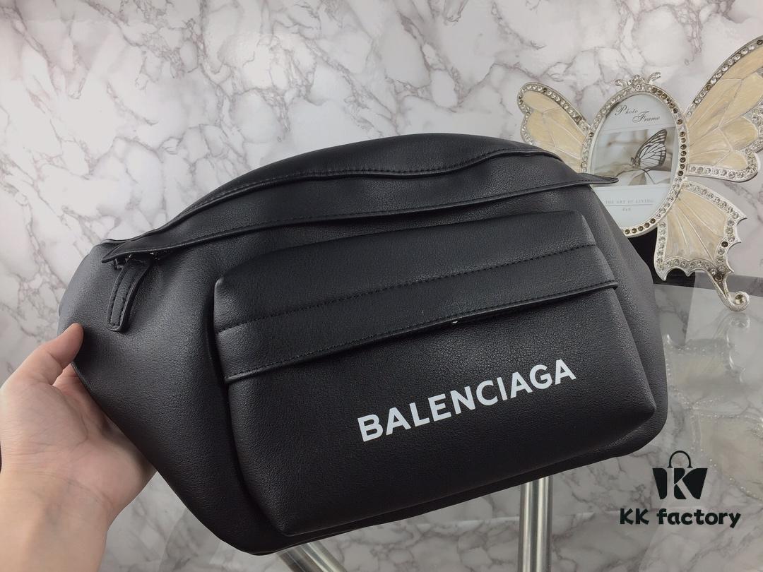 Original Balenciaga Counter Synchronized Update Crossbody Chest Bag Waist Bag Made of Imported Calfskin Simple Dual-Purpose Bag Can Be Used as Chest Bag or Waist Bag Lightweight and Convenient Size: Top Length 40 - Bottom Length 24 - Height 18 - Width 4