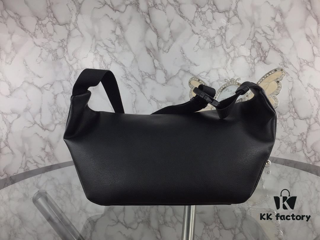 Original Balenciaga Counter Synchronized Update Crossbody Chest Bag Waist Bag Made of Imported Calfskin Simple Dual-Purpose Bag Can Be Used as Chest Bag or Waist Bag Lightweight and Convenient Size: Top Length 40 - Bottom Length 24 - Height 18 - Width 4