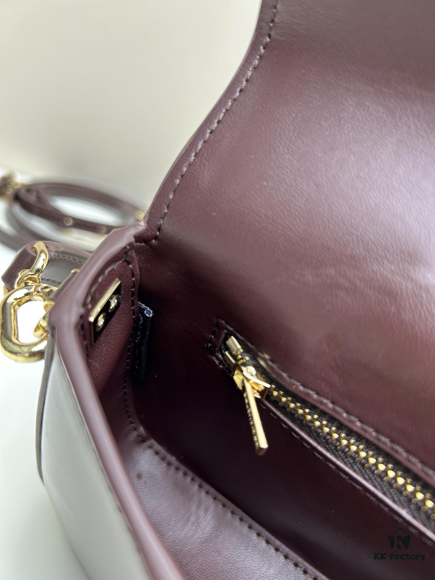 Luxury Gift Box 🎁, Balenciaga H02606 Model, 23x13x4cm, Full-Grain Leather, 2025 New Arrival Niche Bag 🛍️ Essential for Early Risers