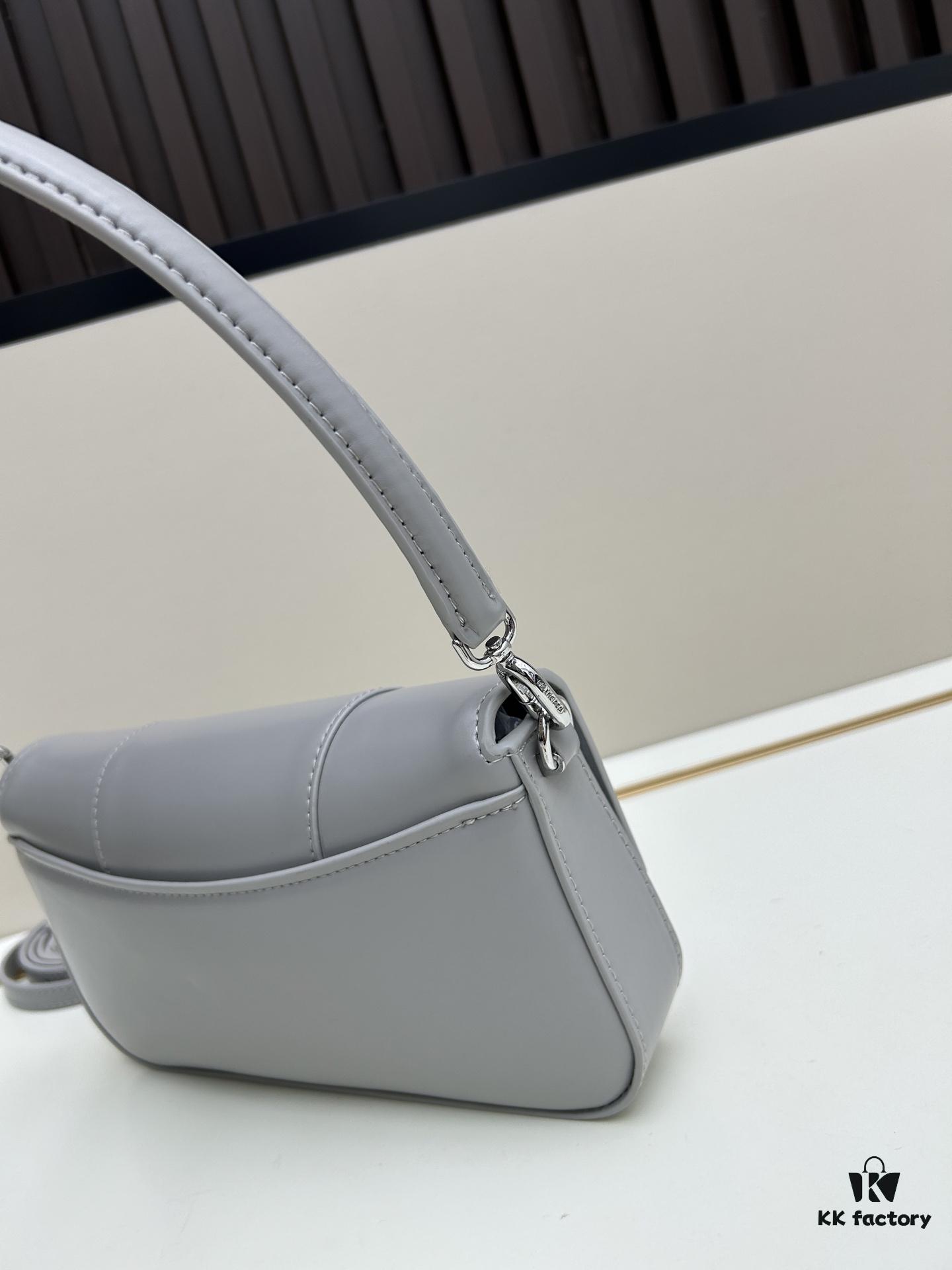 Balenciaga H02606, 23x13x4cm, Full-Grain Leather, 2025 New Arrival Rare Bag with Gift Box