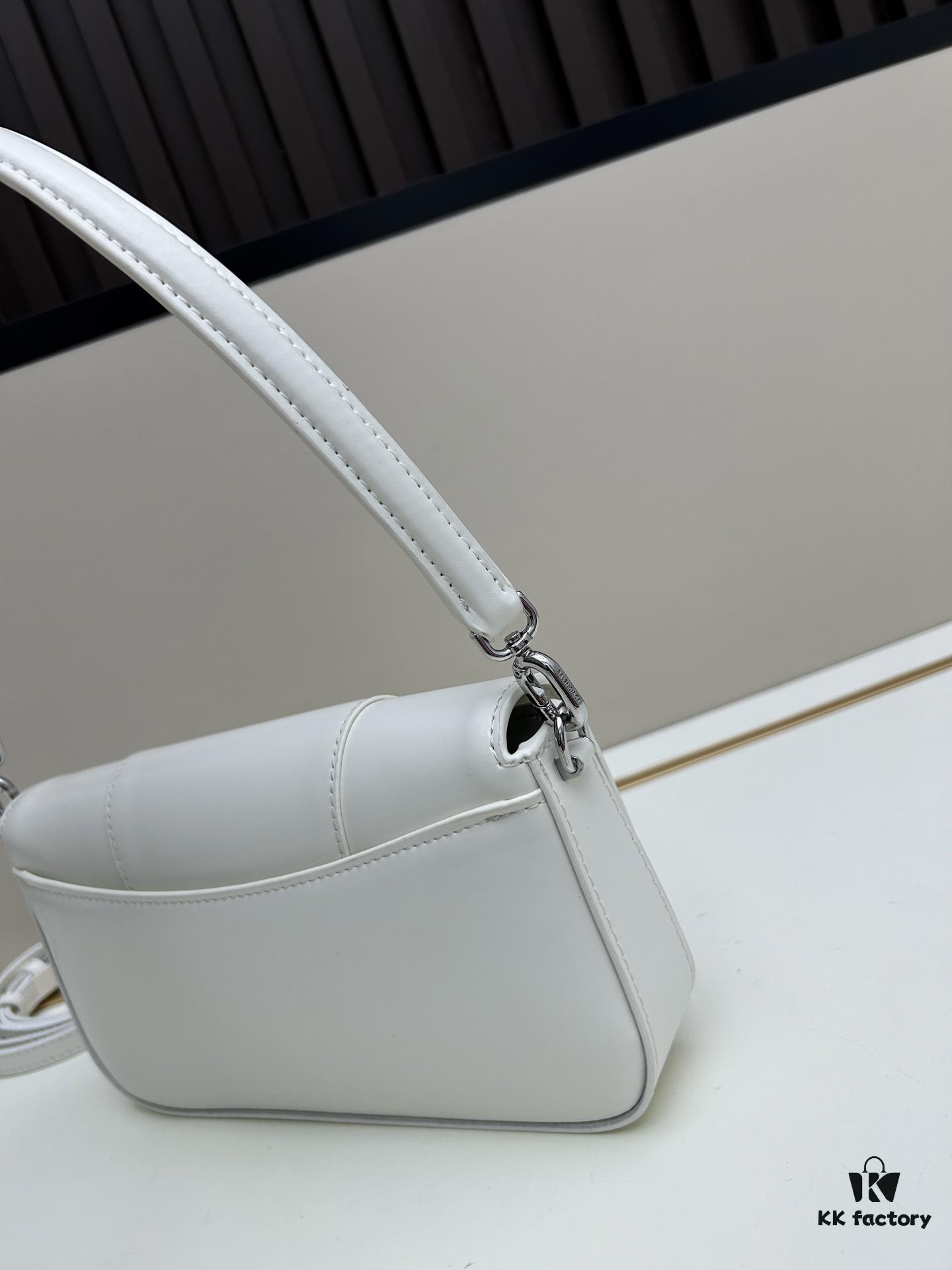 Balenciaga Model: H02606, Size 23x13x4cm, Full-Grain Leather, 2025 New Arrival Unique Design Bag for Early Risers