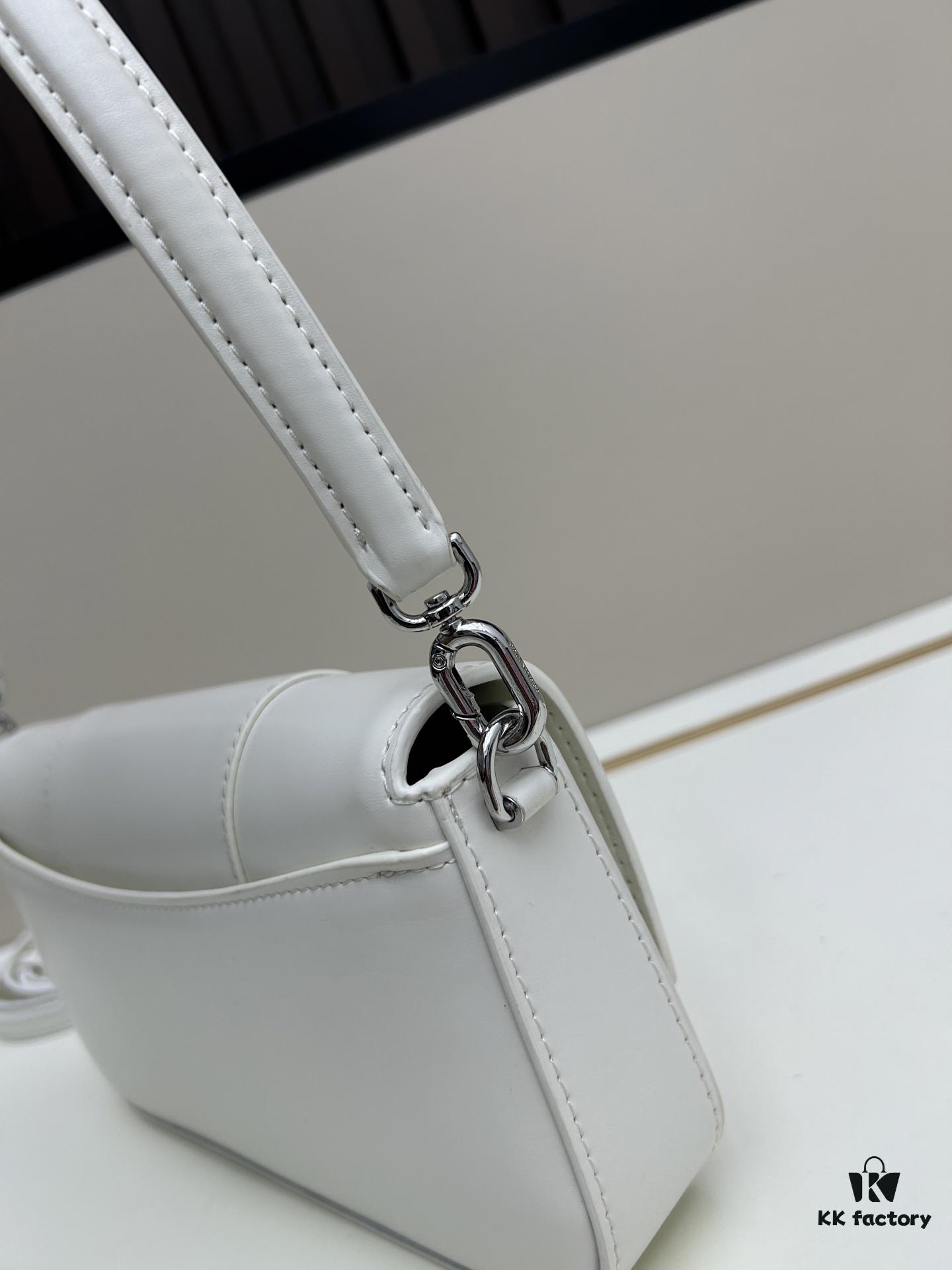 Balenciaga Model: H02606, Size 23x13x4cm, Full-Grain Leather, 2025 New Arrival Unique Design Bag for Early Risers