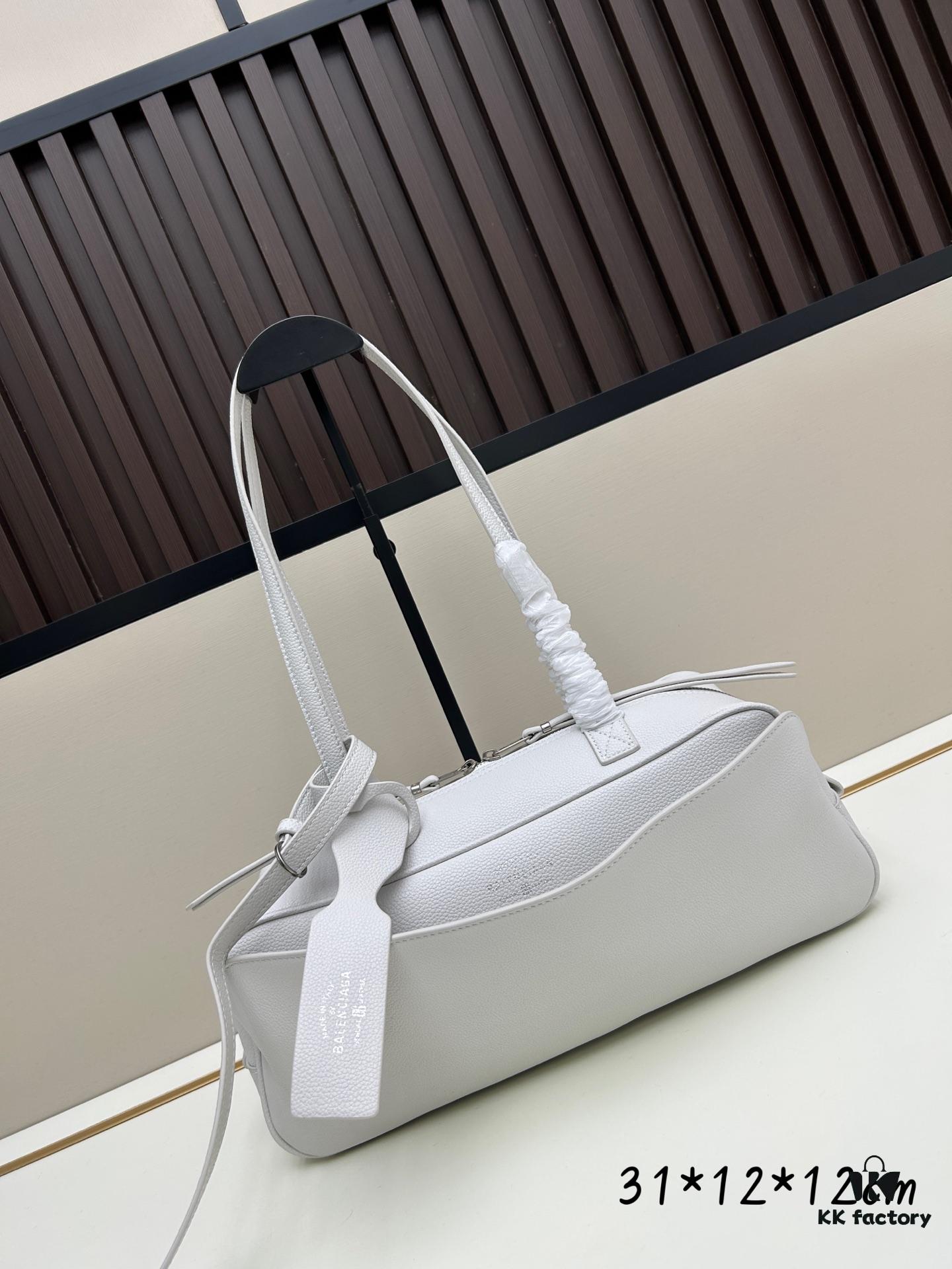 Gift Box Included 🎁, Balenciaga Size 30.9X11.9X11.9cm, Full-Grain Leather Material, 2025 New Minimalist Tote Bag 🛍️ Essential for Early Risers