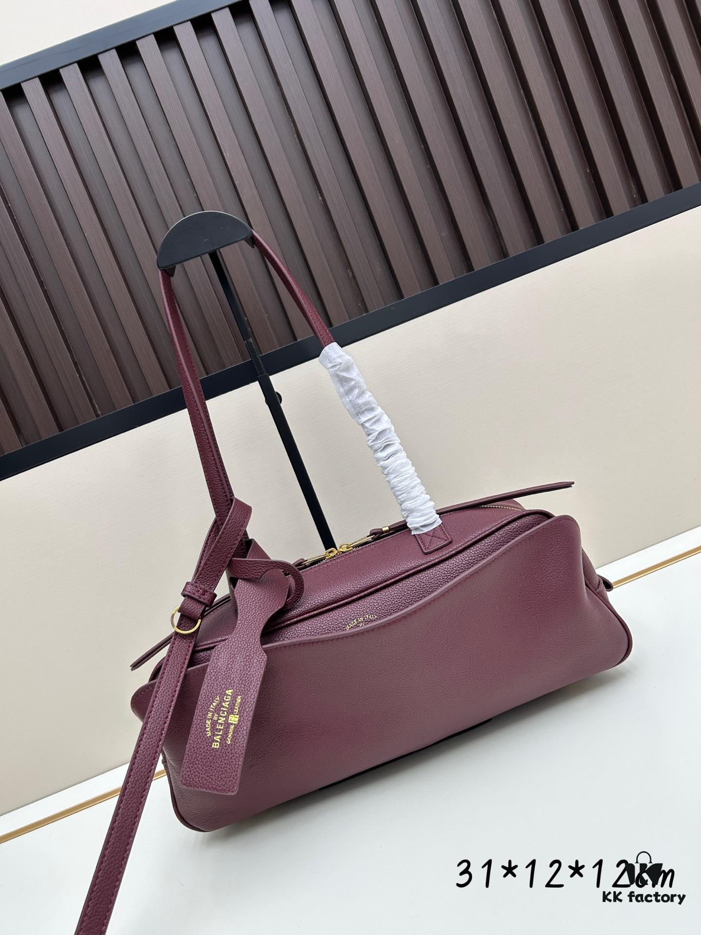 Gift Box Included 🎁, Balenciaga Size 30.9X11.9X11.9cm, Full-Grain Leather Material, 2025 New Minimalist Tote Bag 🛍️ Essential for Early Risers