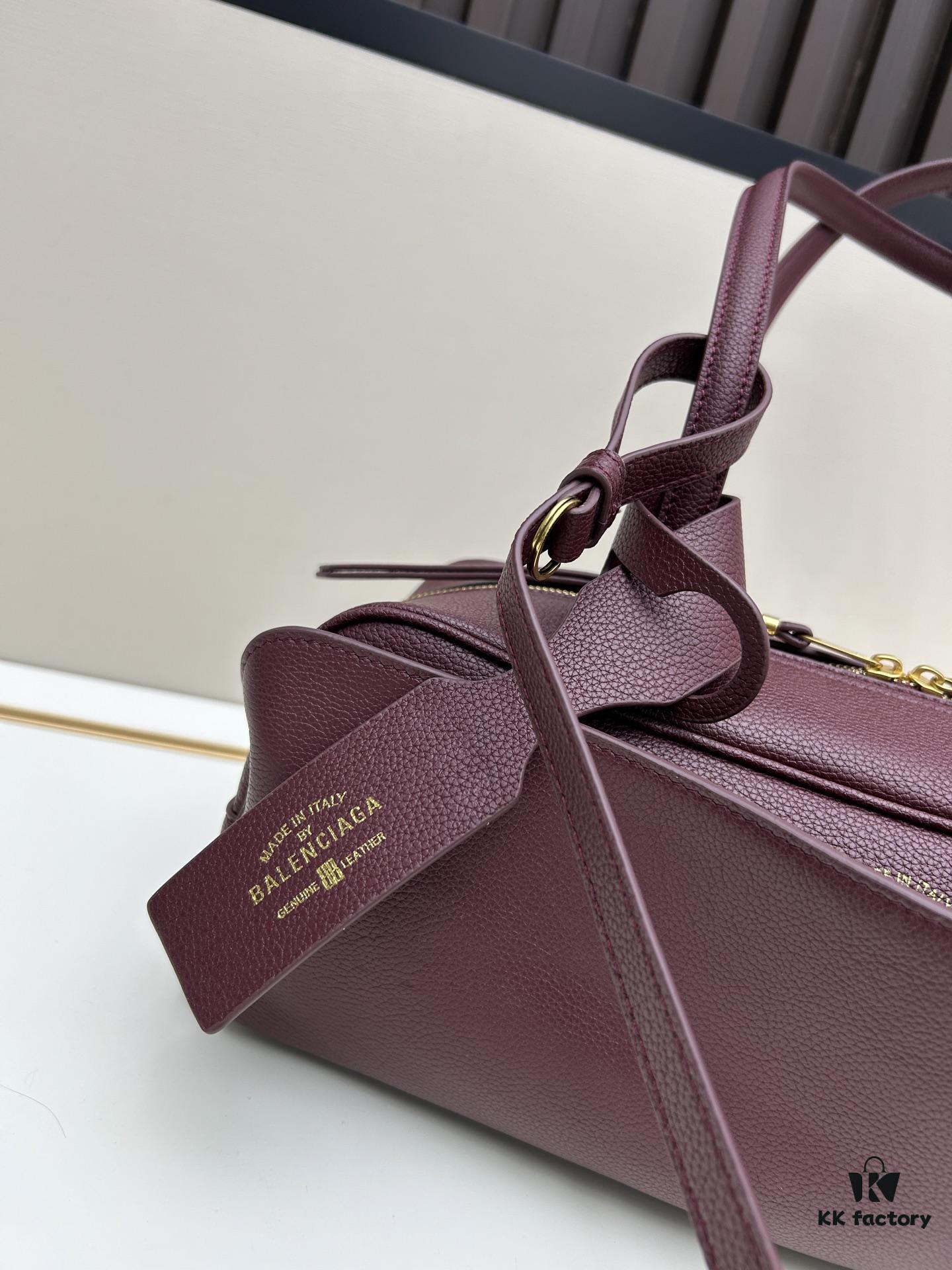Gift Box Included 🎁, Balenciaga Size 30.9X11.9X11.9cm, Full-Grain Leather Material, 2025 New Minimalist Tote Bag 🛍️ Essential for Early Risers