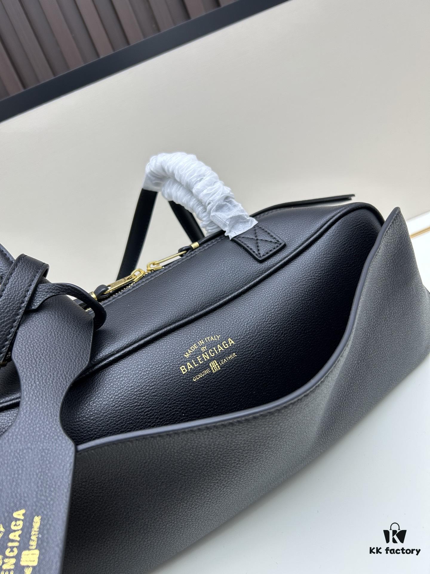 Gift Box Included 🎁, Balenciaga Size 30.9X11.9X11.9cm, Full-Grain Leather, 2025 New Niche Tote Bag 🛍️ Essential for Early Risers