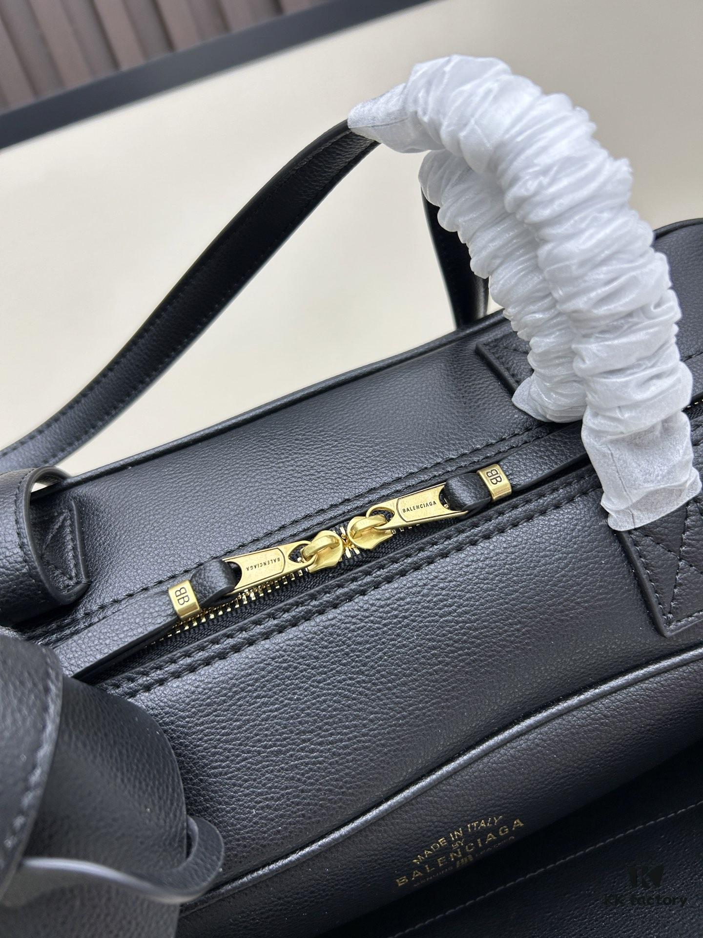 Gift Box Included 🎁, Balenciaga Size 30.9X11.9X11.9cm, Full-Grain Leather, 2025 New Niche Tote Bag 🛍️ Essential for Early Risers