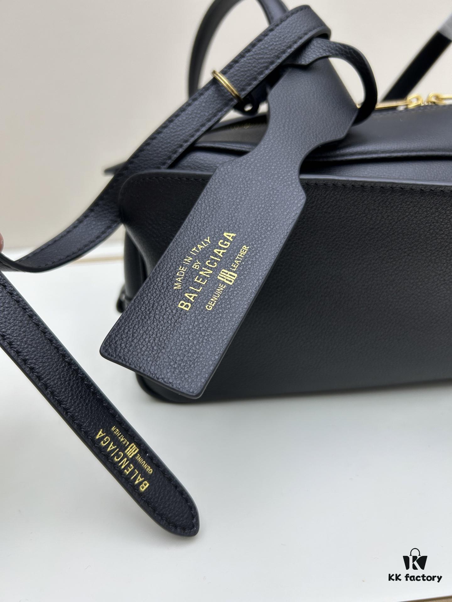 Gift Box Included 🎁, Balenciaga Size 30.9X11.9X11.9cm, Full-Grain Leather, 2025 New Niche Tote Bag 🛍️ Essential for Early Risers