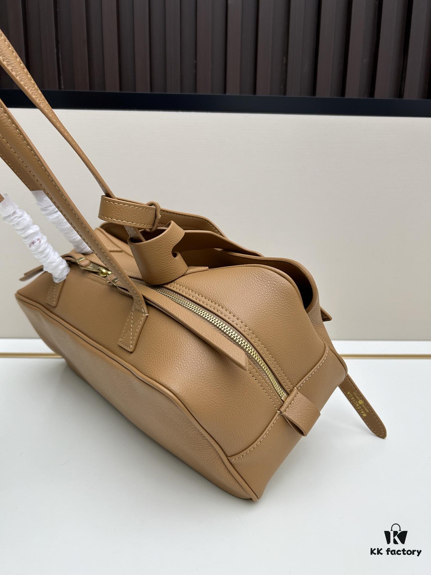 Gift Box Included 🎁, Balenciaga 30.9X11.9X11.9cm Genuine Leather Tote Bag, 2025 New Arrival Niche Style, Must-Have for Early Risers 🛍️