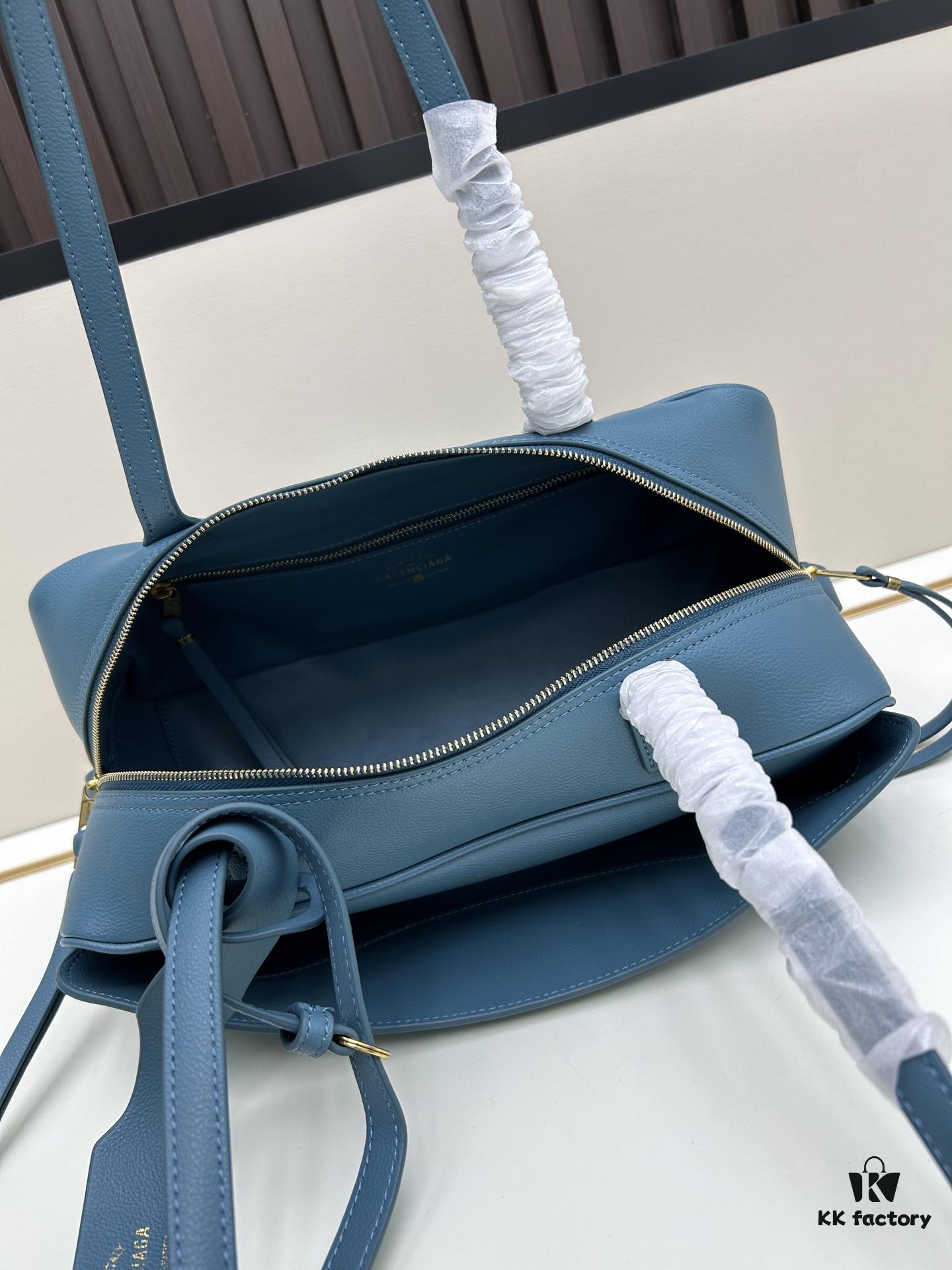 Gift Box Included 🎁, Balenciaga Size 30.9X11.9X11.9cm, Full-Grain Leather Material, 2025 New Minimalist Tote Bag 🛍️ Essential for Early Risers