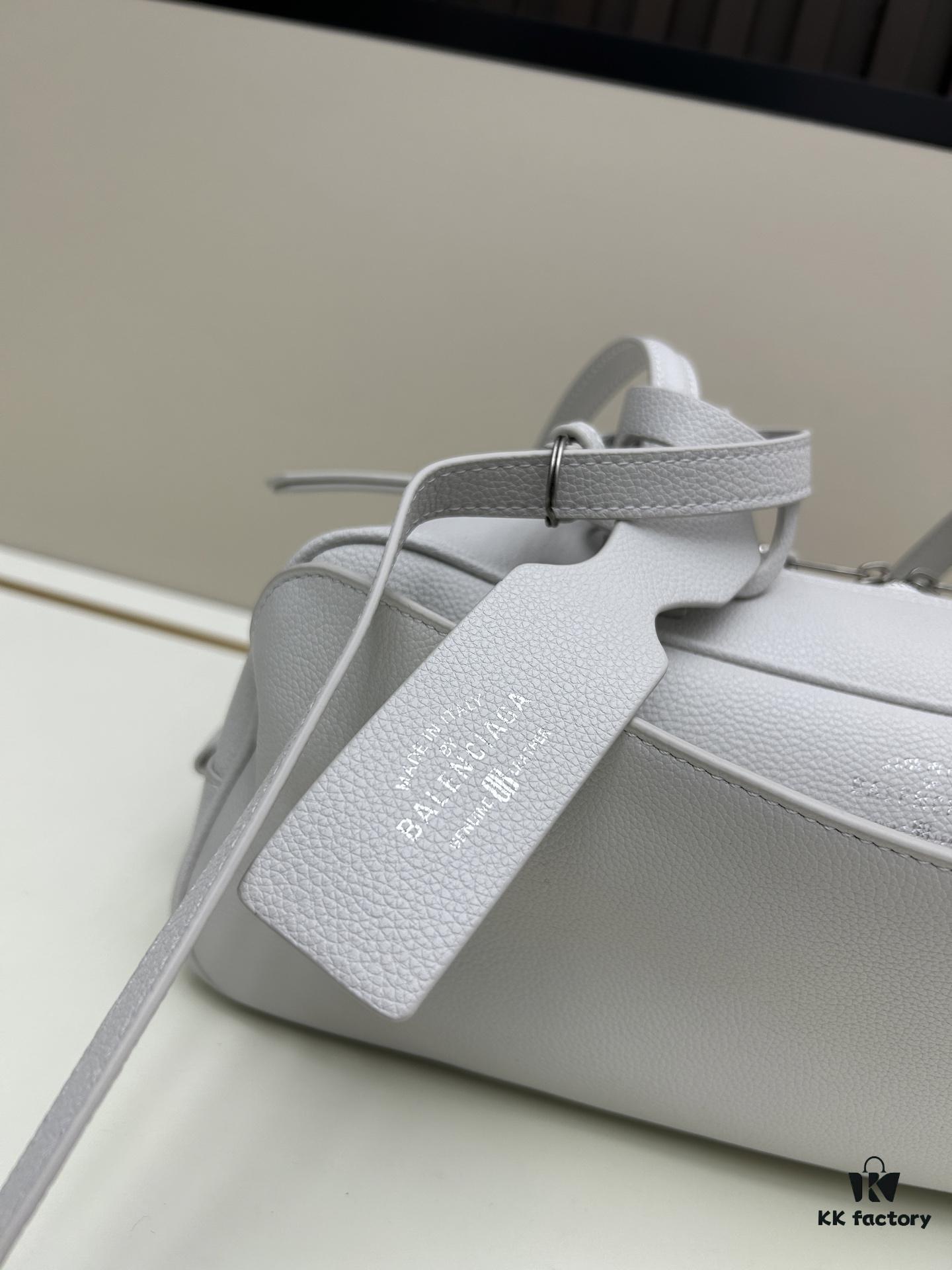 Gift Box Included 🎁, Balenciaga Size 30.9X11.9X11.9cm, Full-Grain Leather Material, 2025 New Minimalist Tote Bag 🛍️ Essential for Early Risers