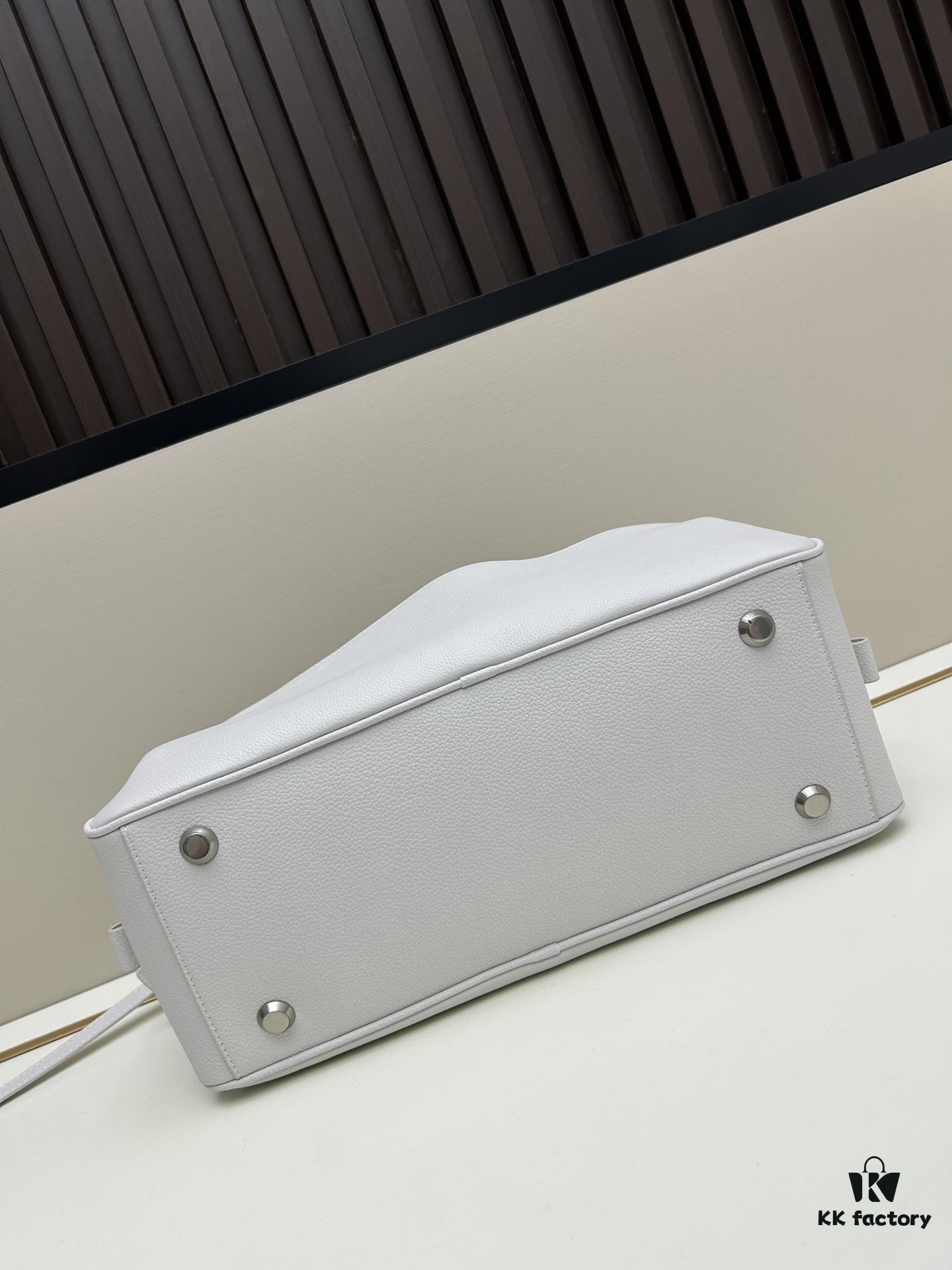 Gift Box Included 🎁, Balenciaga Size 30.9X11.9X11.9cm, Full-Grain Leather Material, 2025 New Minimalist Tote Bag 🛍️ Essential for Early Risers