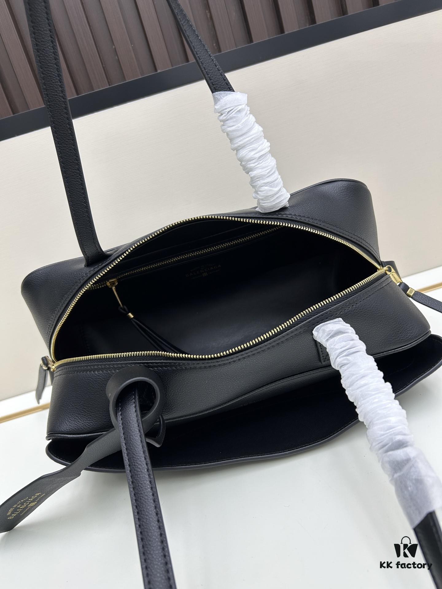 Gift Box Included 🎁, Balenciaga Size 30.9X11.9X11.9cm, Full-Grain Leather, 2025 New Niche Tote Bag 🛍️ Essential for Early Risers