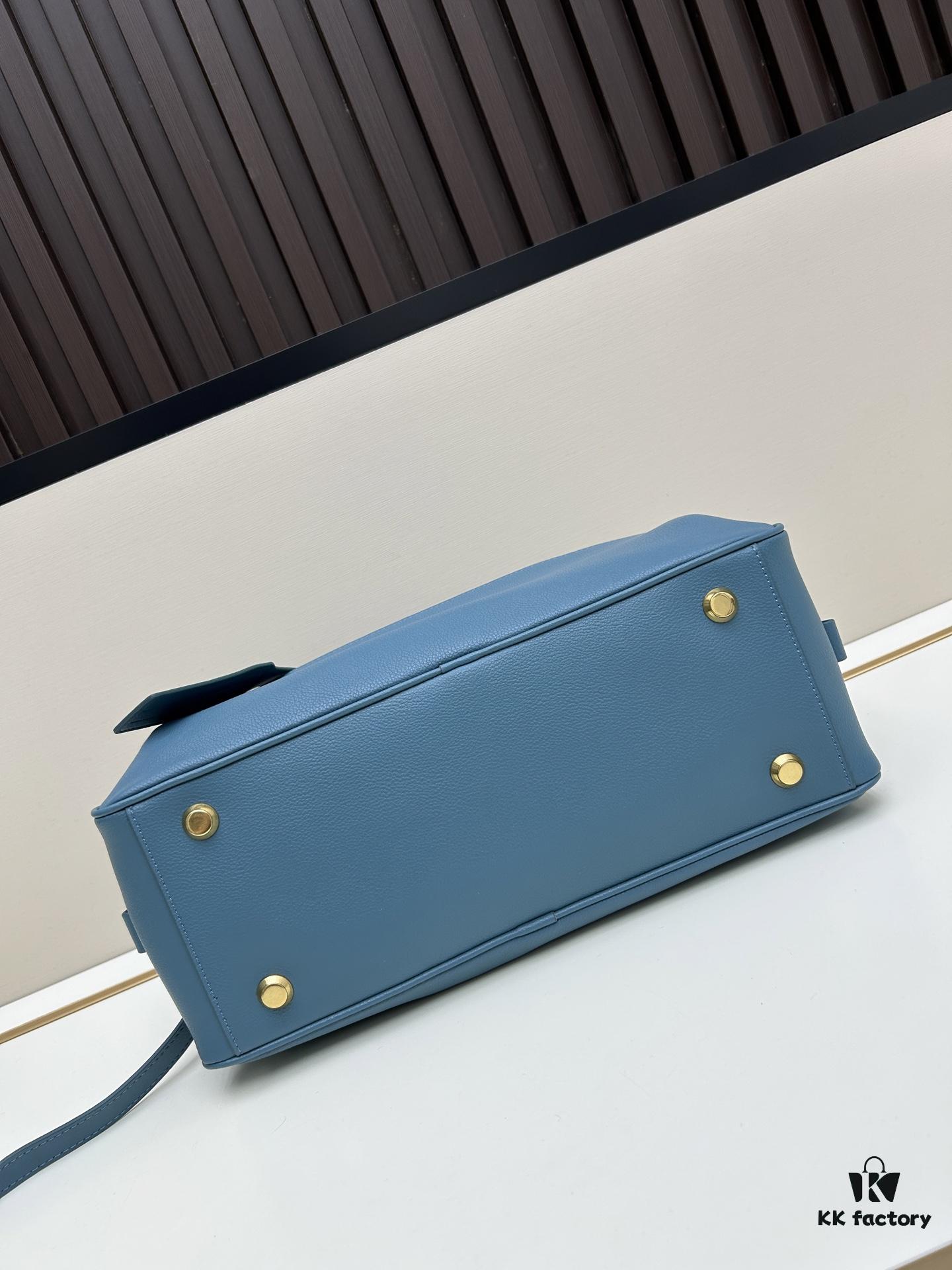 Gift Box Included 🎁, Balenciaga Size 30.9X11.9X11.9cm, Full-Grain Leather Material, 2025 New Minimalist Tote Bag 🛍️ Essential for Early Risers